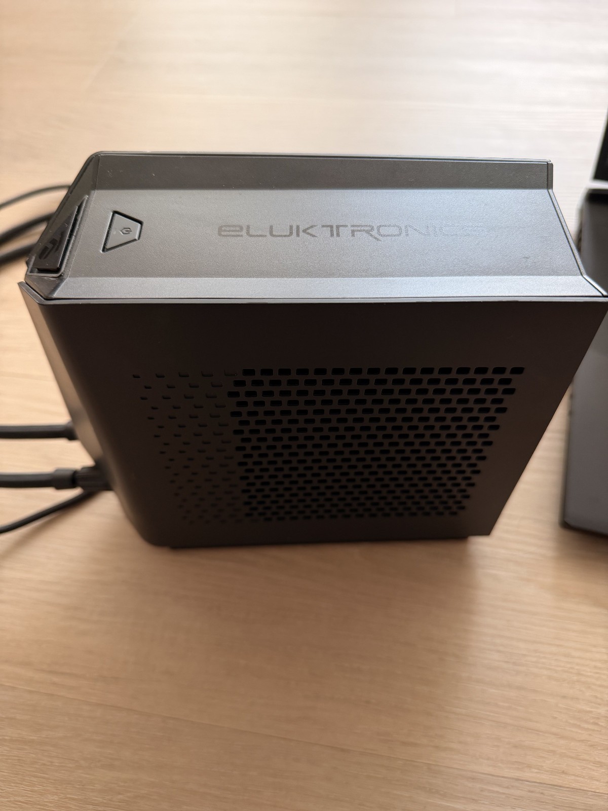 Eluktronics MECH-17 G2 17” 6900HX RTX 3080 Ti 64GB 2TB + LPP G1 + Original Box