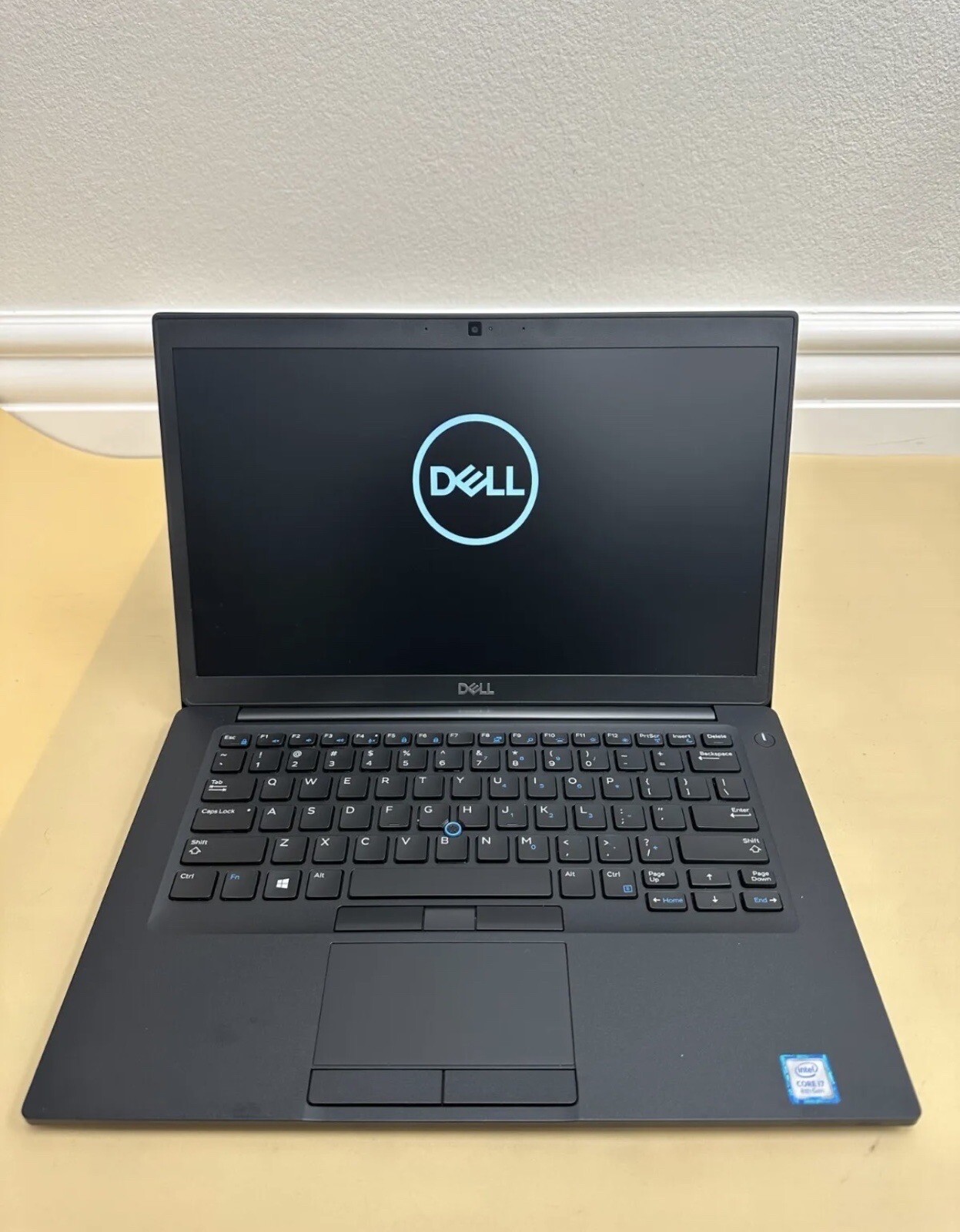 Dell Latitude 7490 14 in (256GB SSD, Intel Core i7 8650U, 3.9 GHz, 16GB) Laptop