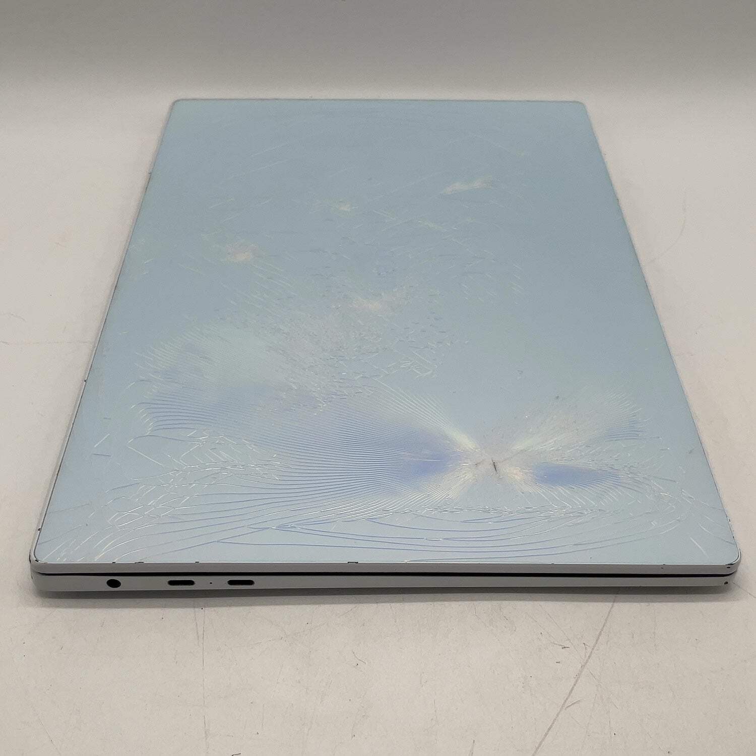 Broken LG Gram Style 16Z90RS 16″ i7-1360P 2.2GHz 32GB RAM 1TB SSD READ