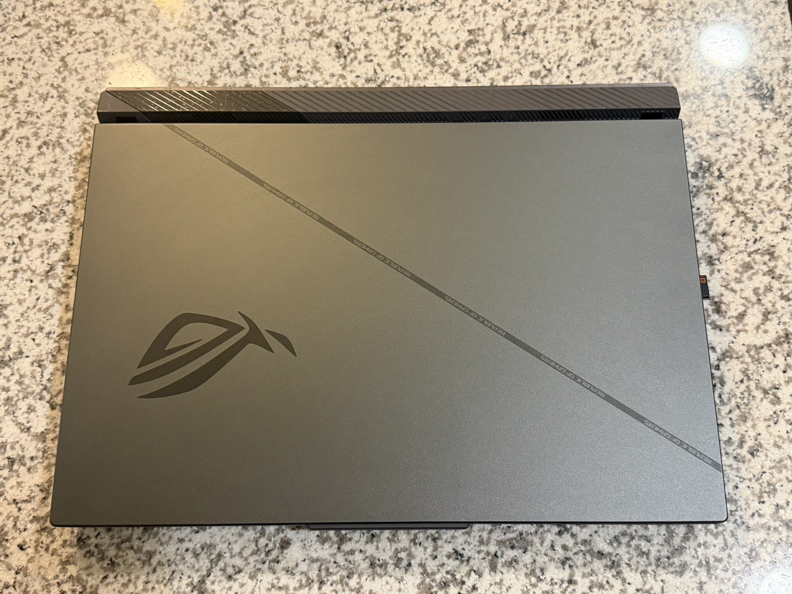 Asus ROG Strix G16 G614 16 240Hz QHD+ 2.2 GHz i9-14900HX 64GB 2TB SSD RTX 4070