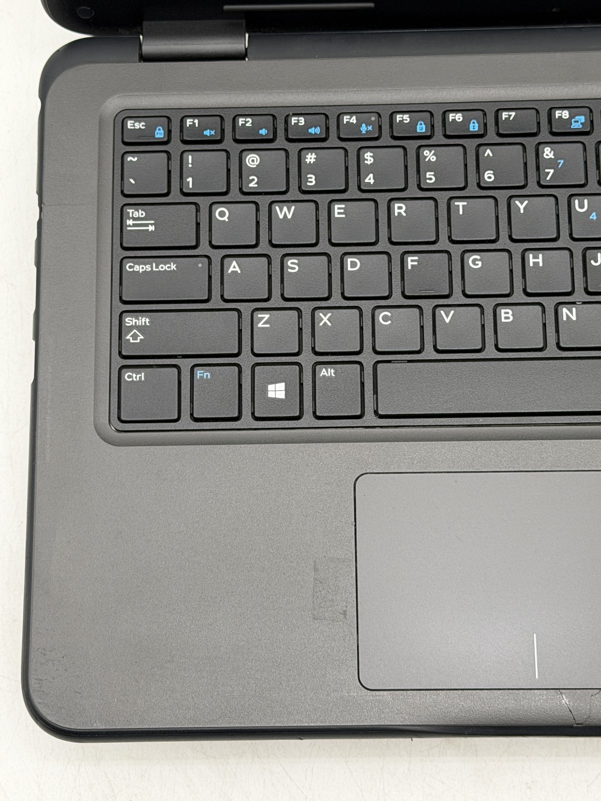 Dell Latitude 3310 13.3in i5-8265U 8GB 128GB NO OS – Read –