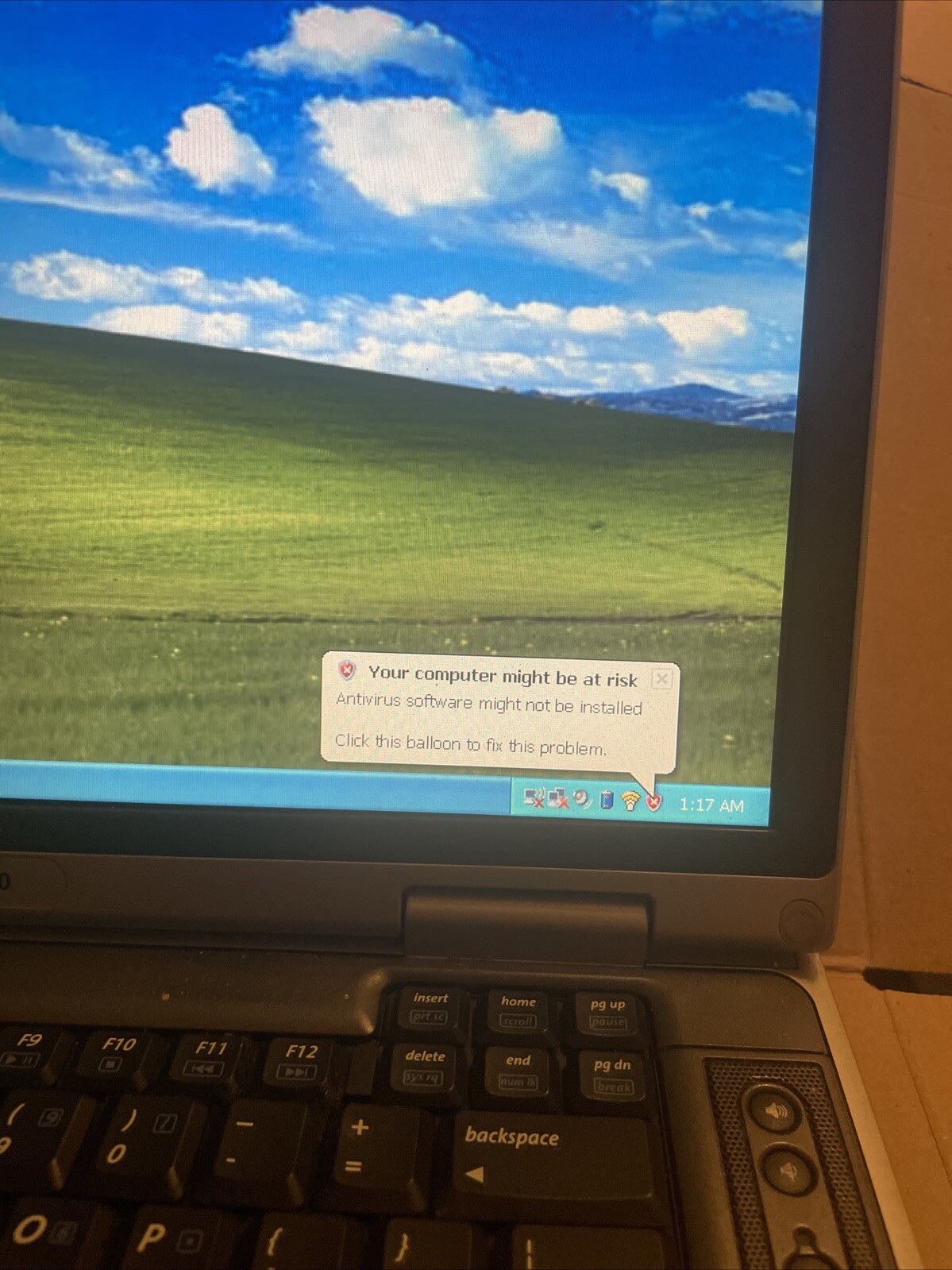 Compaq Presario X1000 Laptop Pentium M 1.4 GHz 2GB 160GB XP Sp3