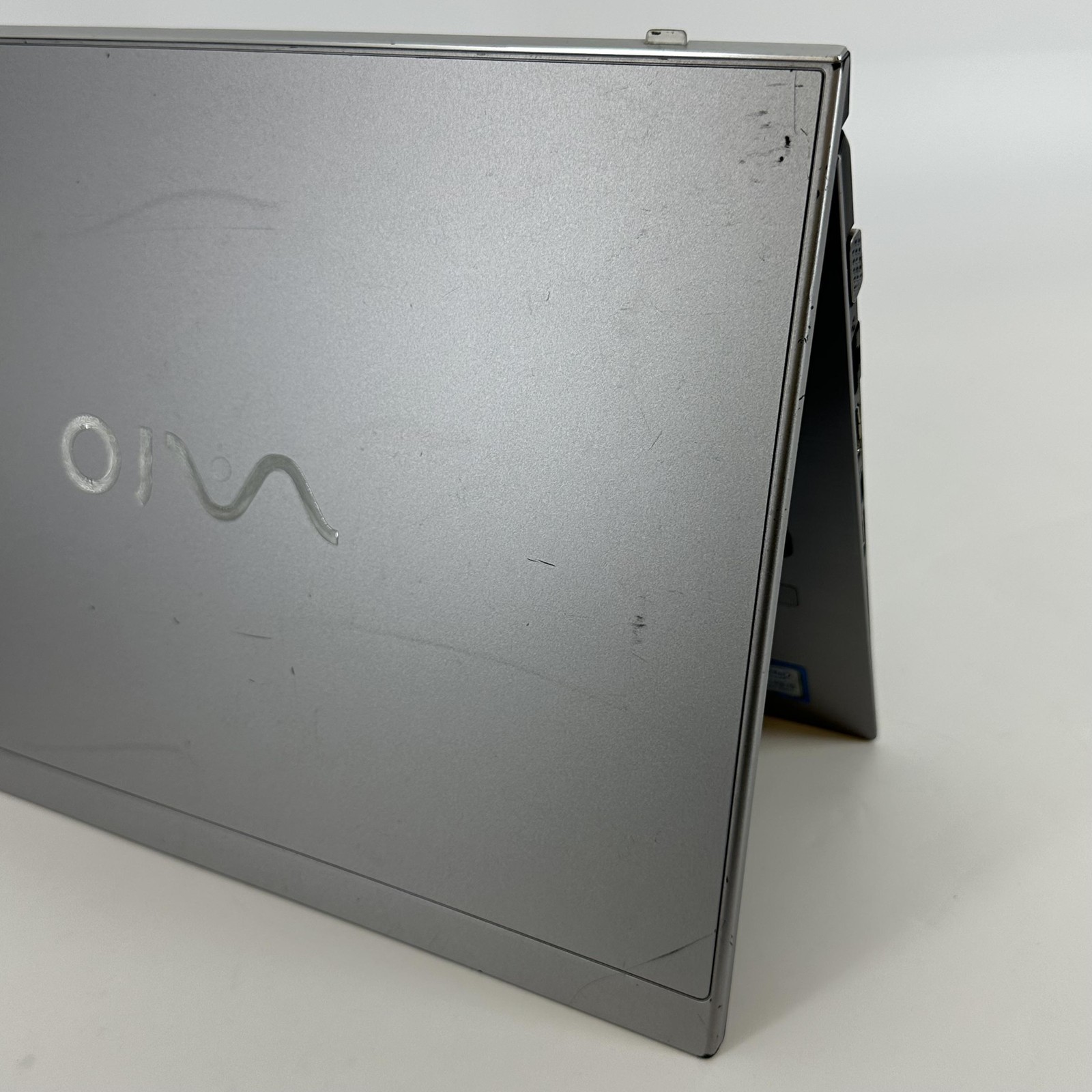 Vaio SX14 14 Gray FHD i5-8265U 1.60GHz 8GB RAM 256GB SSD Good