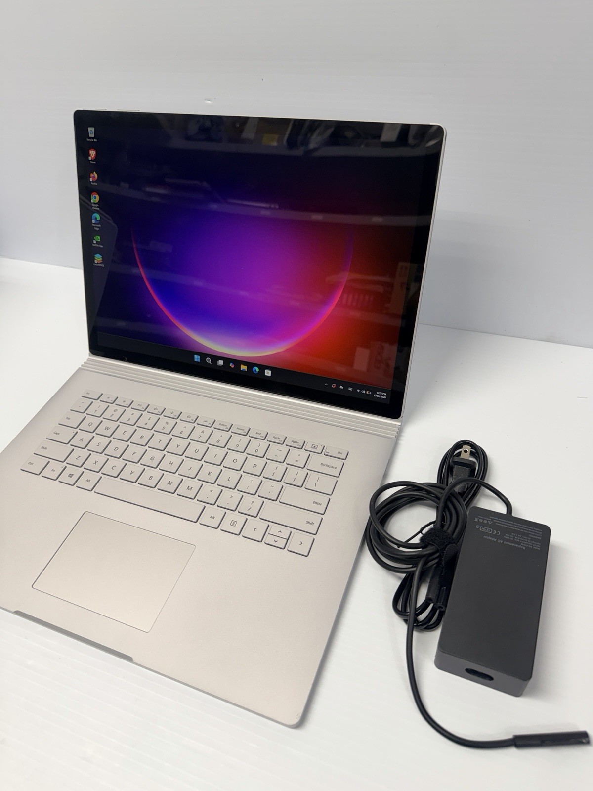Microsoft Surface Book 2 15″ Touch i7-8650U 16GB RAM 256GB SSD GTX 1060 6GB Win1