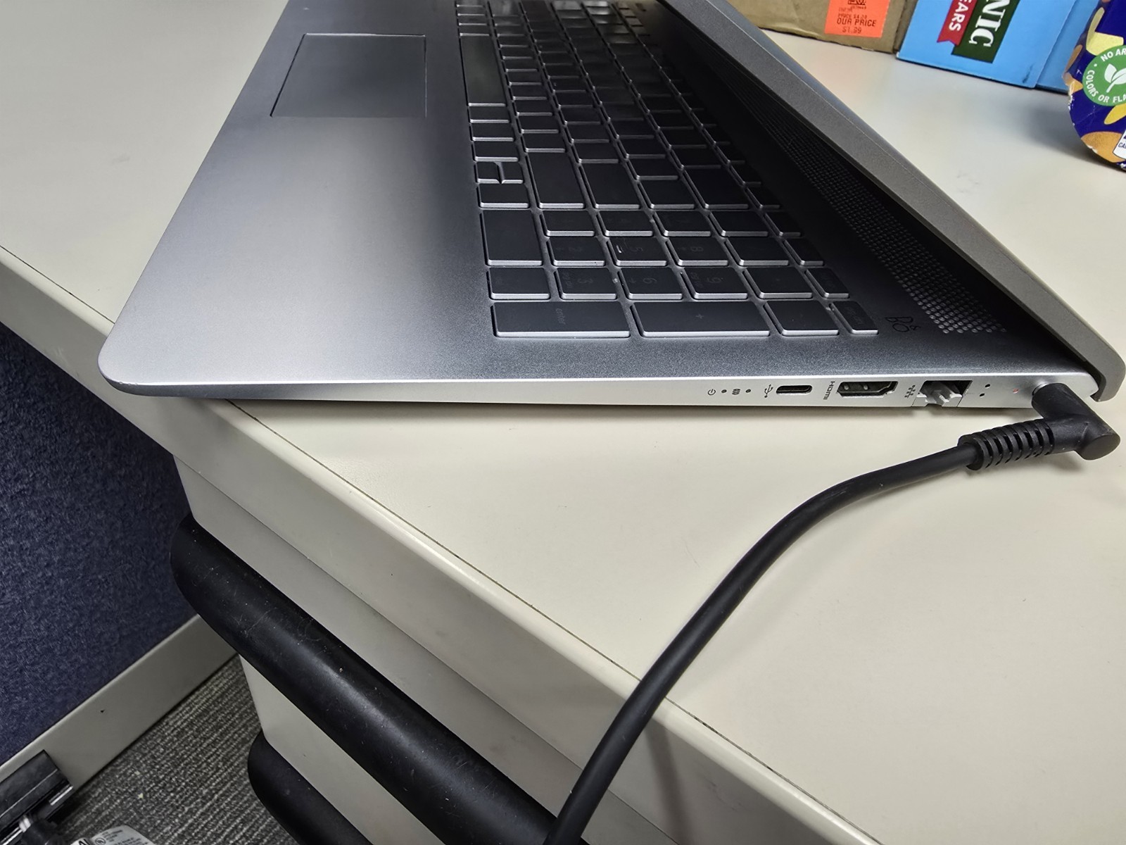HP Pavilion 15-cc610ms Laptop 15.6 FHD Touchscreen/i5-8250U 1.60 GHz/8GB/1 TB HD