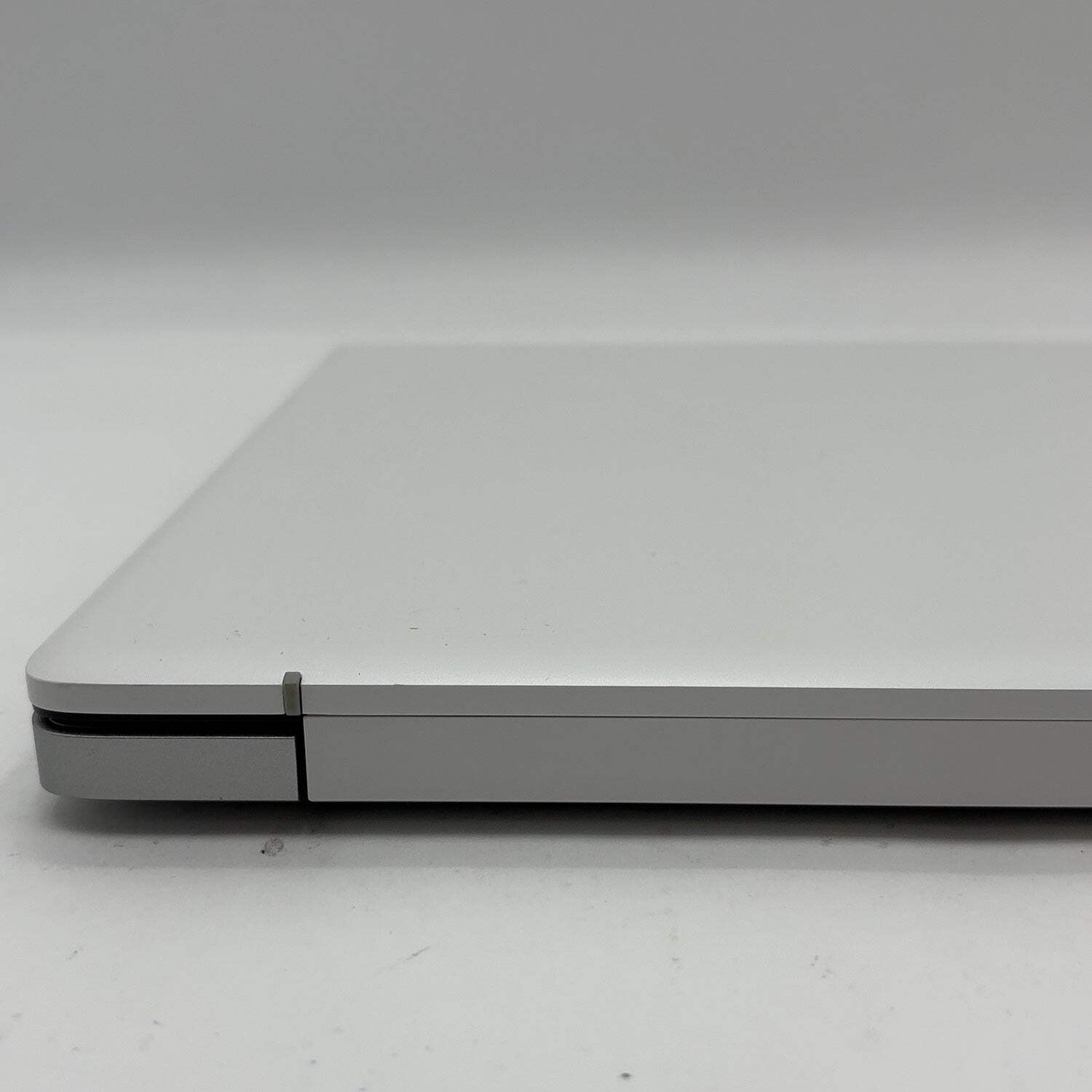 Broken HP Laptop 17-CN3XXX 17.3″ N200 1.0GHz 4GB RAM 128GB SSD Bad Trackpad