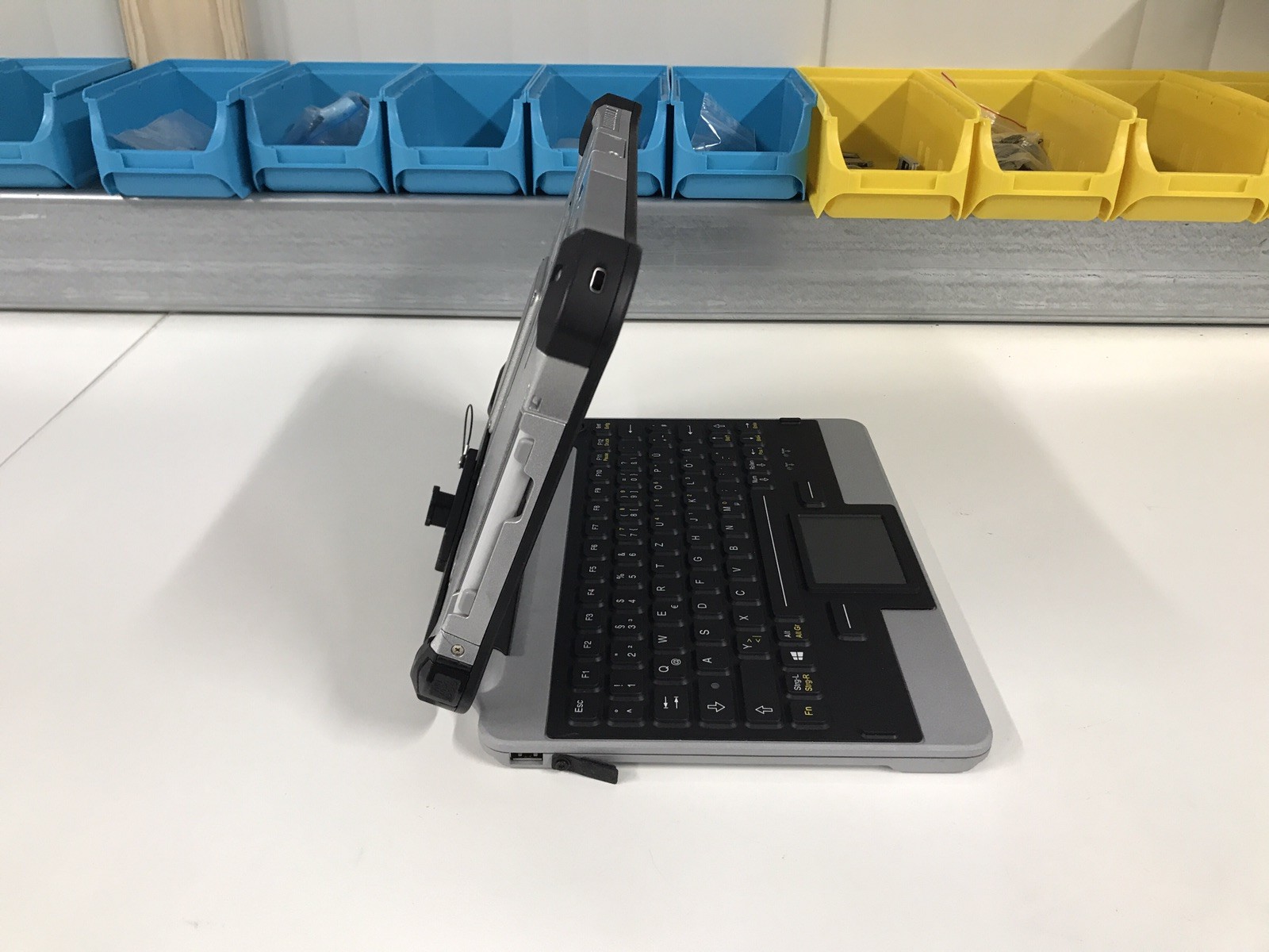 Panasonic Toughpad FZ-G1 MK3,Touch,i5-5300U,2,3GHz,8GB,128GB+DE Tastatur,A-WARE