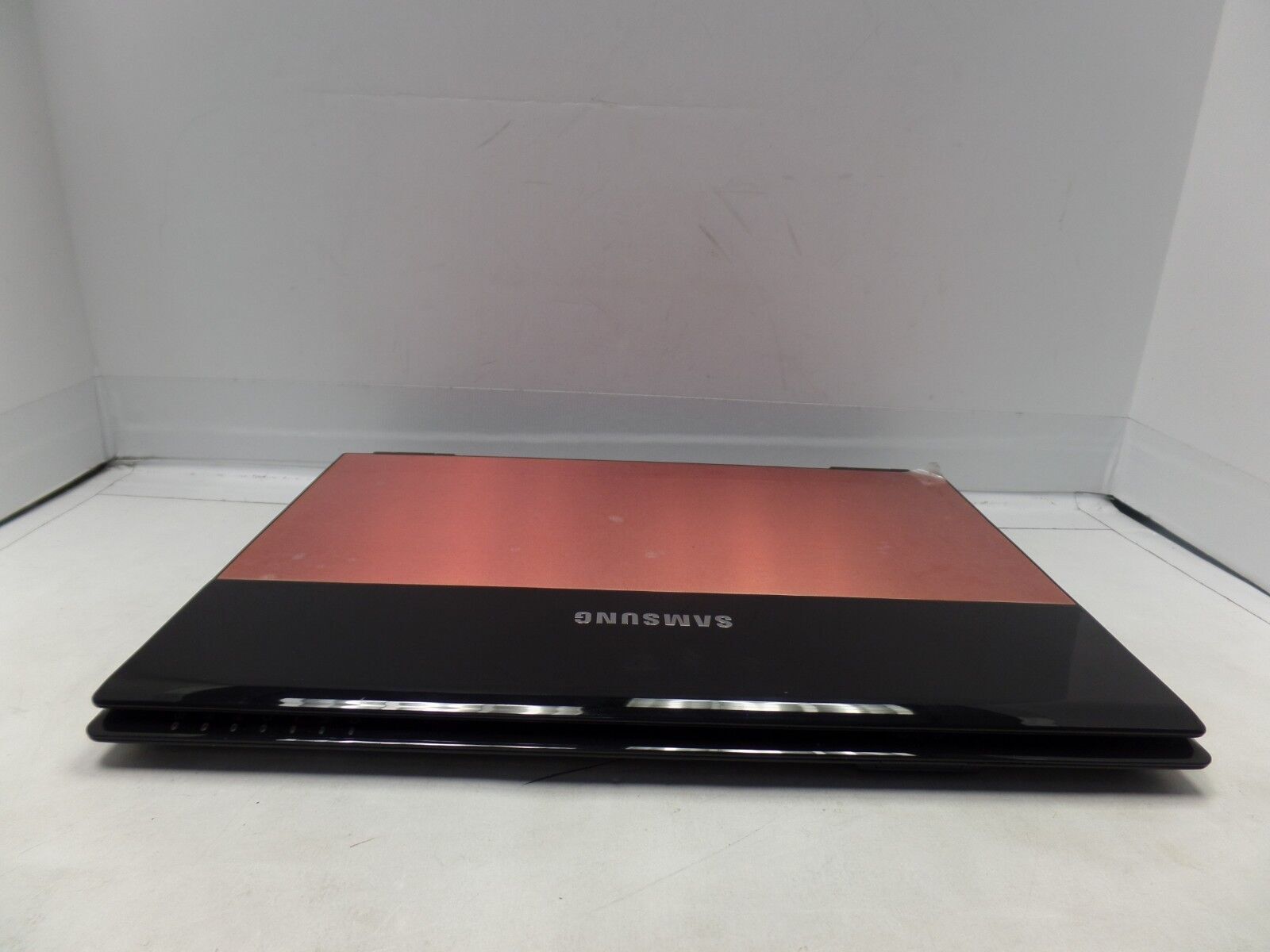 Rare 14.1″ Samsung Sens X460 2.26GHz P8400 4GB 250GB Win10 Pro GeForce 9200M