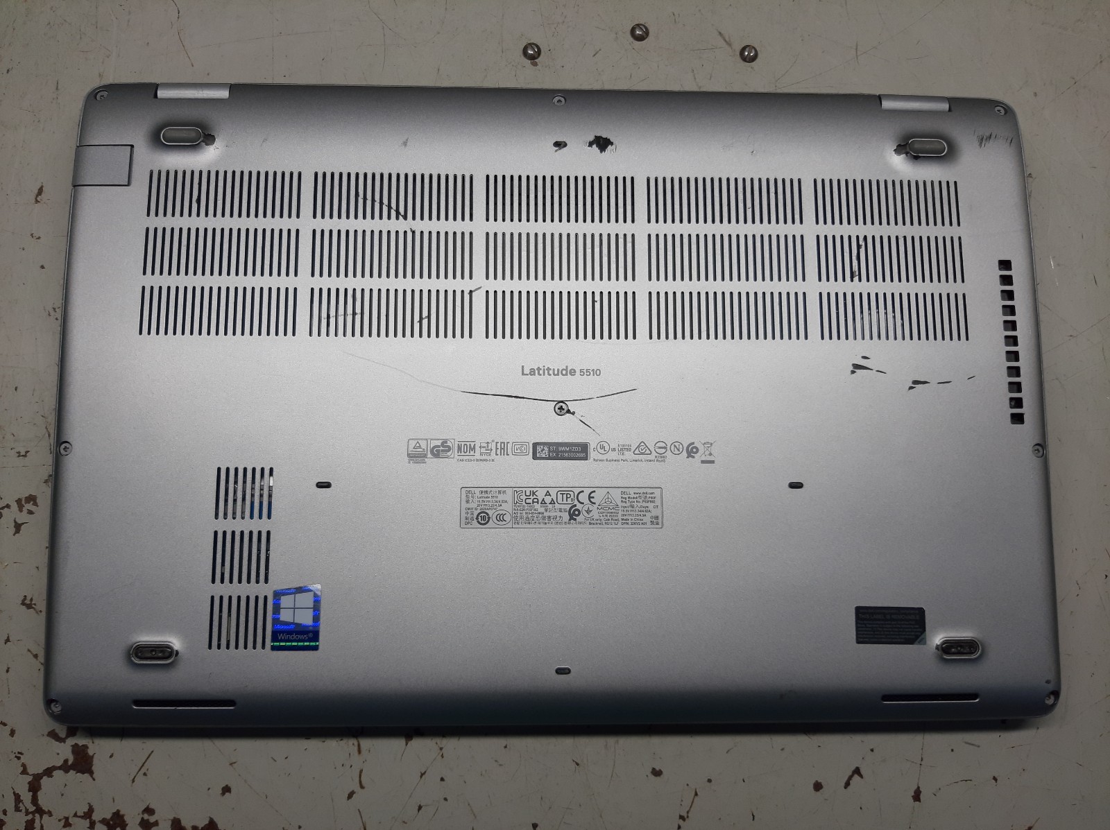 Dell Latitude 5510 15.6″ i7-10810u 8GB RAM No SSD No OS