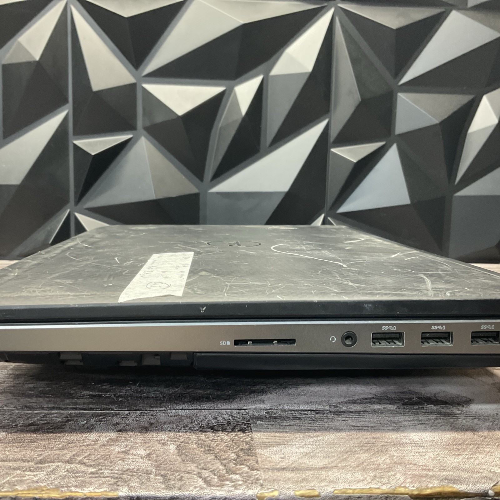 Dell Precision 7510 / i7 6th Gen / No Power / Parts Repair / O15