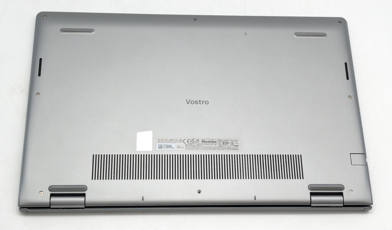 Dell Vostro 15 3530 15.6″ i5-1335U 16GB DDR4 256GB SSD Windows 11 Home
