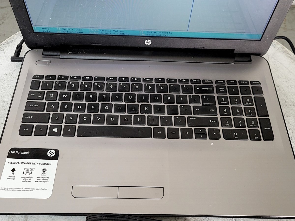 HP Notebook 15-ba113cl X7T77UA-ABA Laptop AMD A10-9600P 12GB 500GB SEE NOTES