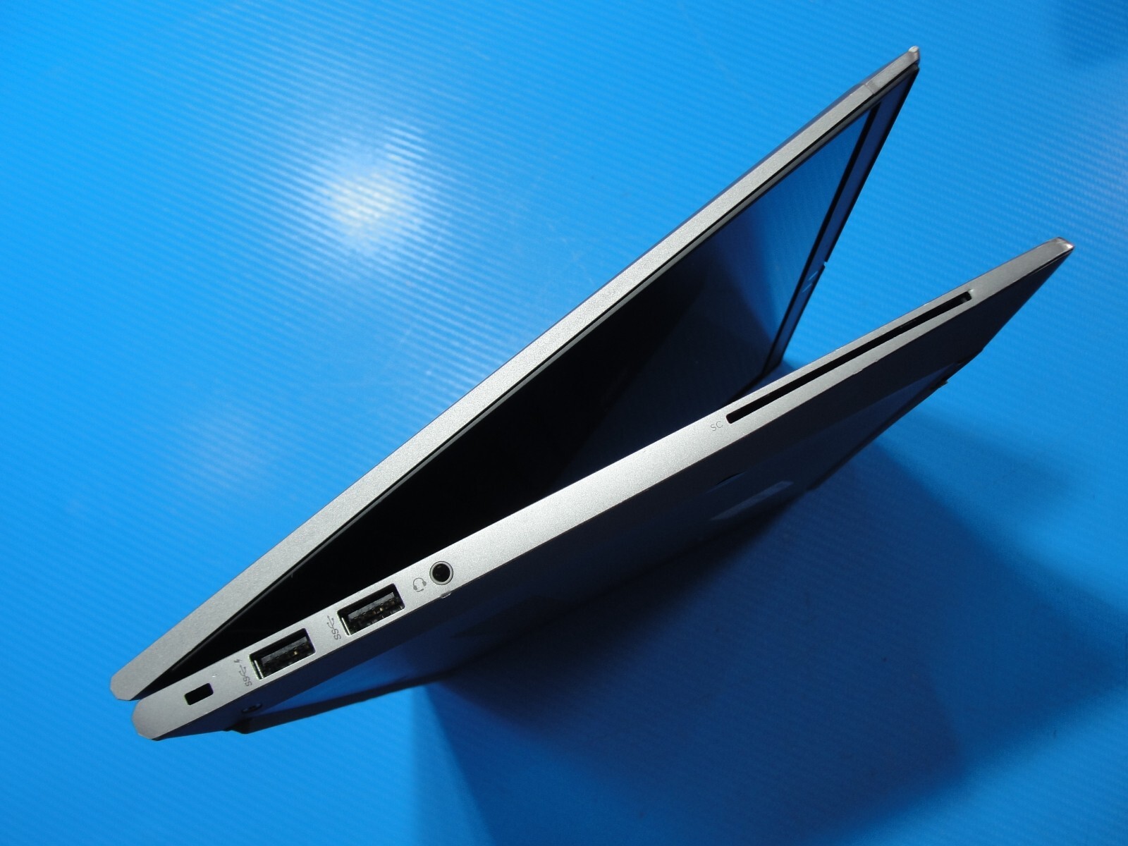 HP ZBook Firefly 14 G7 14″ FHD Intel i5-10310U 1.7GHz 16GB 256GB SSD + Charger