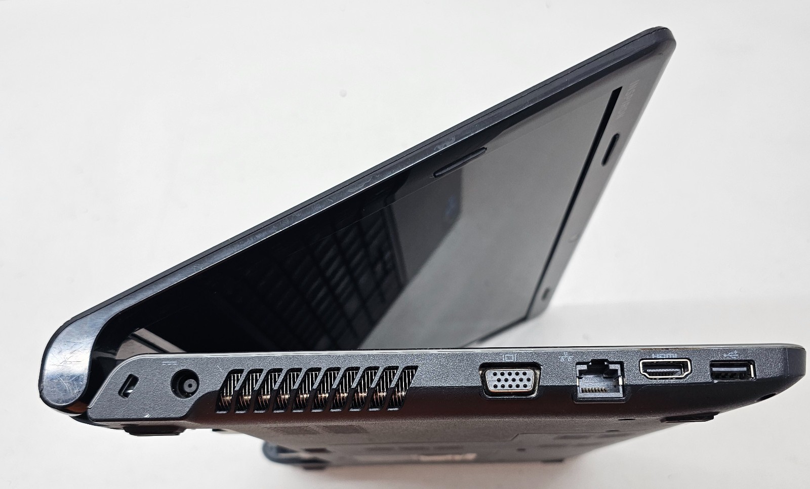 Dell Inspiron 1564 15.6″ Laptop Intel i3 M 330 3GB Ram NO HD/OS/BATT (FL)