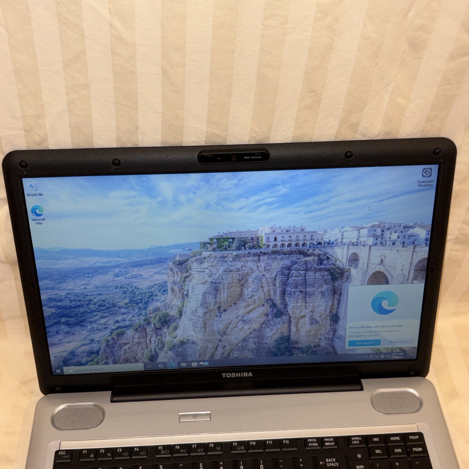 Toshiba Satellite 17.3″ l555-s7008 Notebook – i5-M430 2.27 GHz, 8 GB, 250 GB