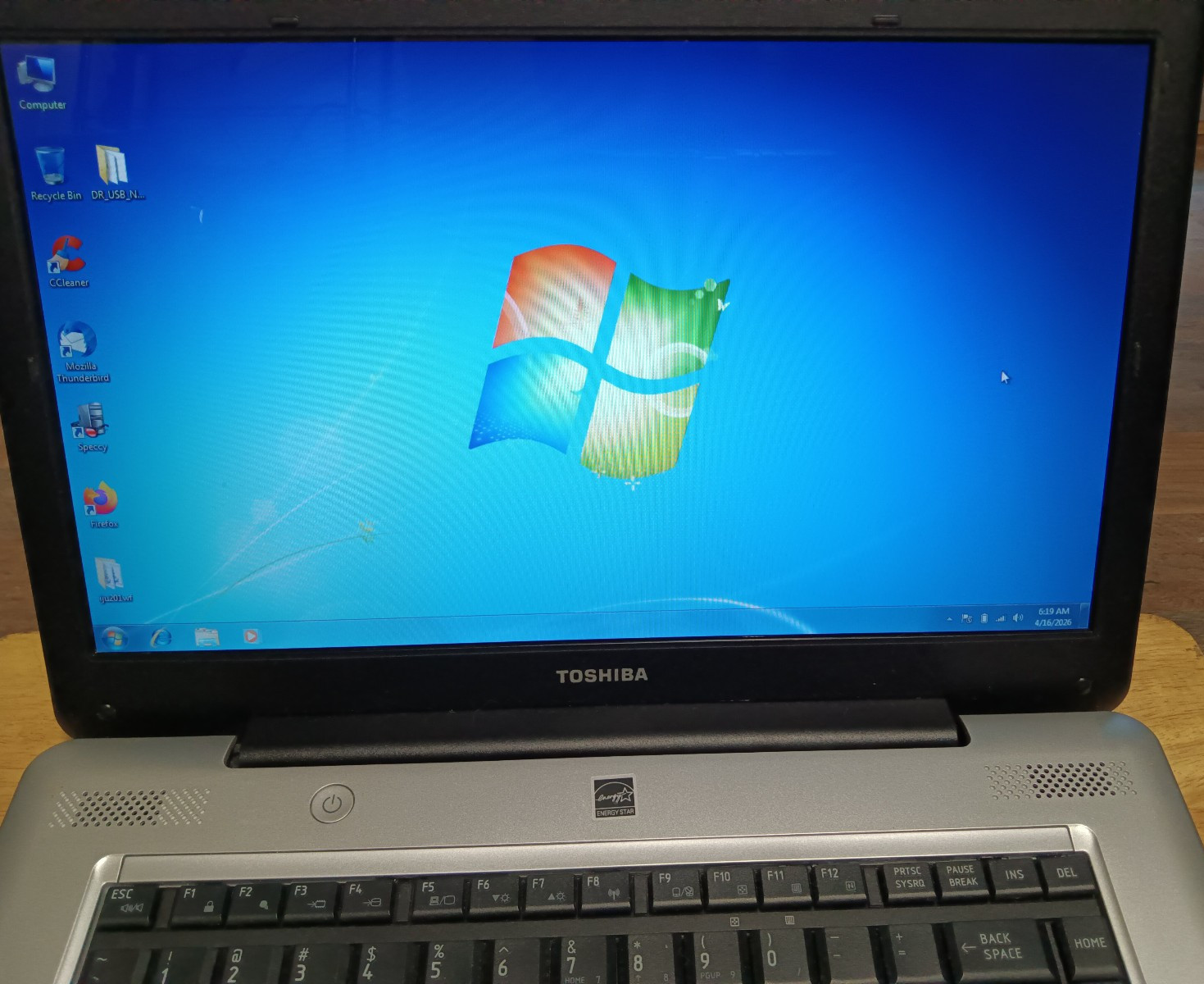 Toshiba L455D-S5976/AMD Turion RM-70 2.00ghz/4gb/750gb/Windows 7 Home/Vga/15.6