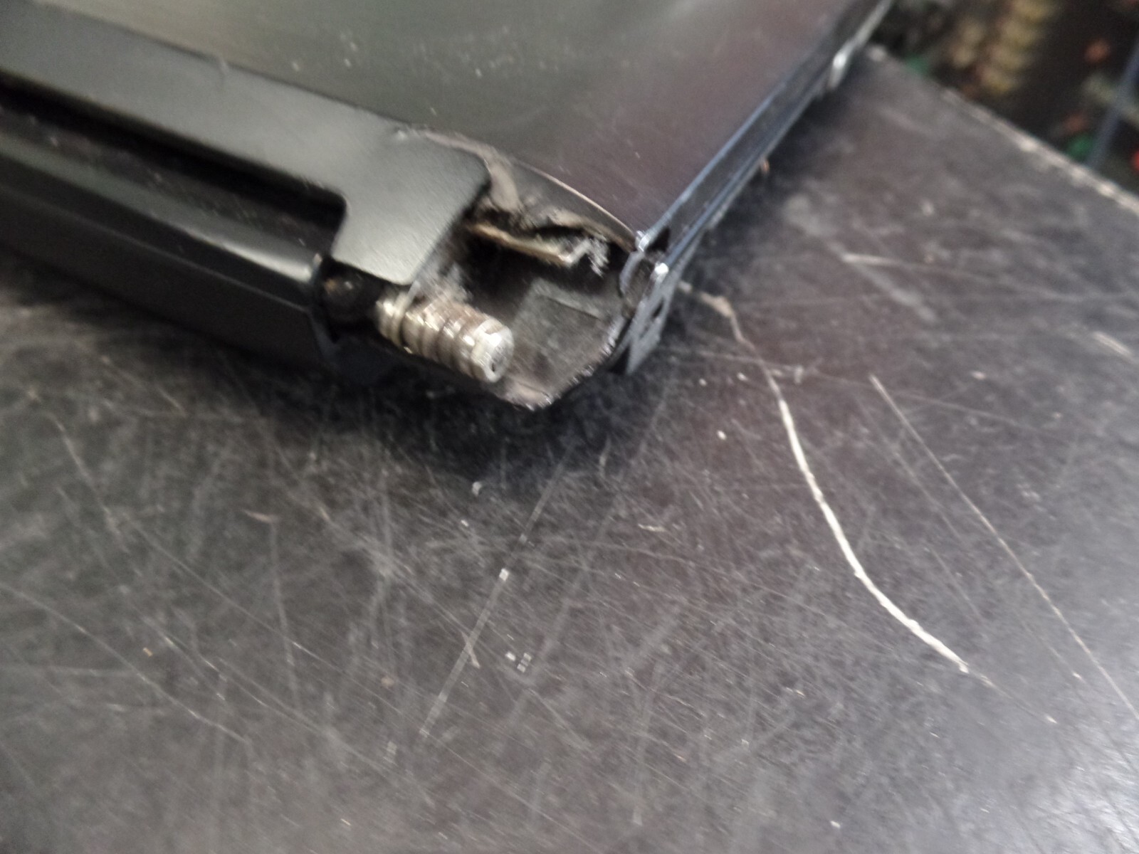 PARTS/REPAIR Lenovo B575 15.6″ AMD E450 Radeon 1.65GHz 4GB RAM 250gb HDD