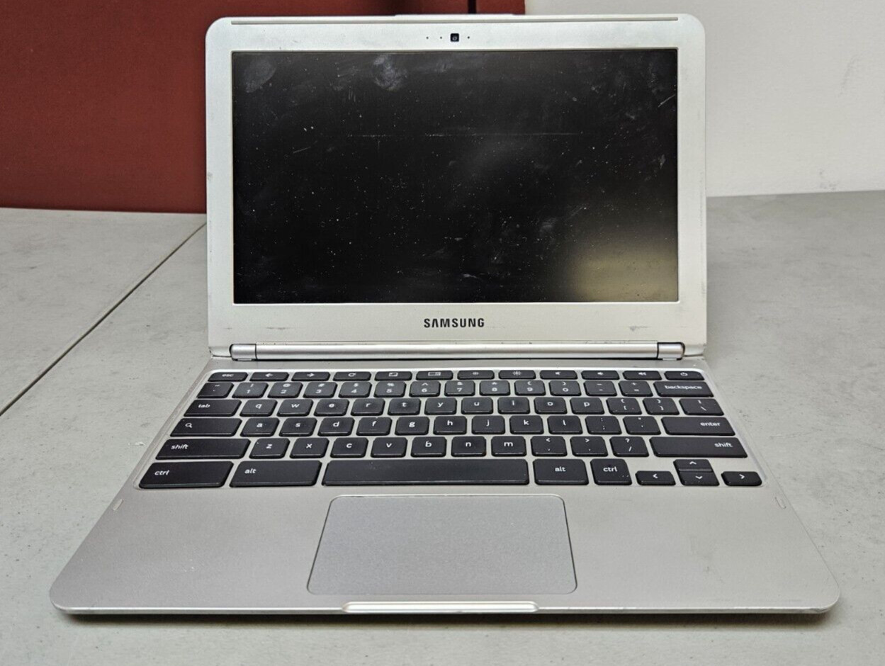 Samsung XE303C1 Chromebook 11.6″ 16GB SSD Exynos 5 1.7GHz 2GB RAM NO CHARGER