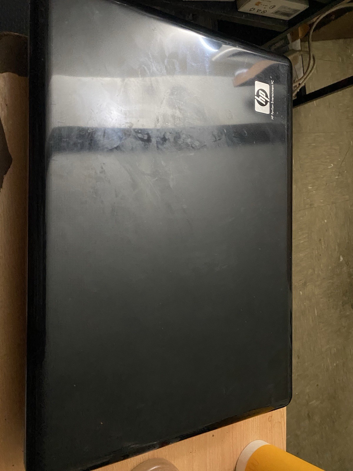 HP dv5 – AMD X2 Ultra Dual-Core 2300 MHz – No Memory / Hard Drive – Overheating