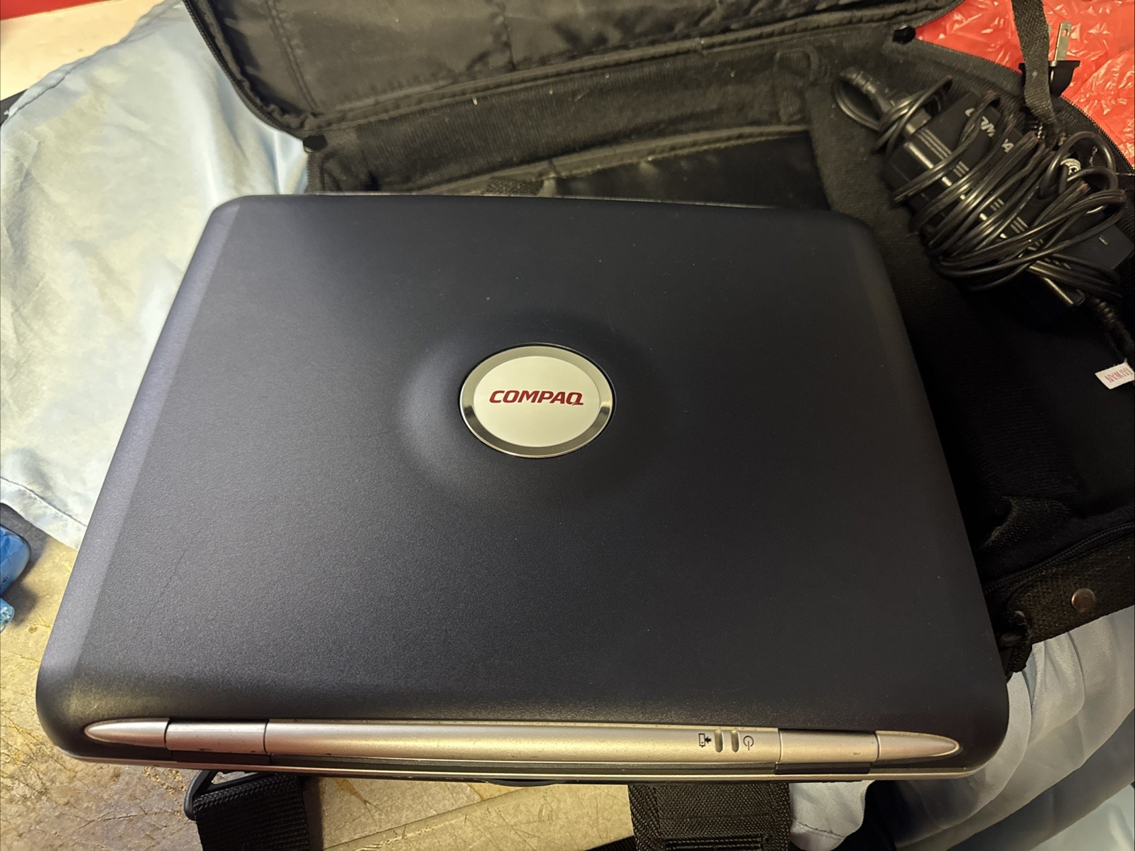 COMPAQ PRESARIO 700 14,1″ AMD DURON 600 MHz 400 MB RAM 20GB HDD WINDOWS XP !!