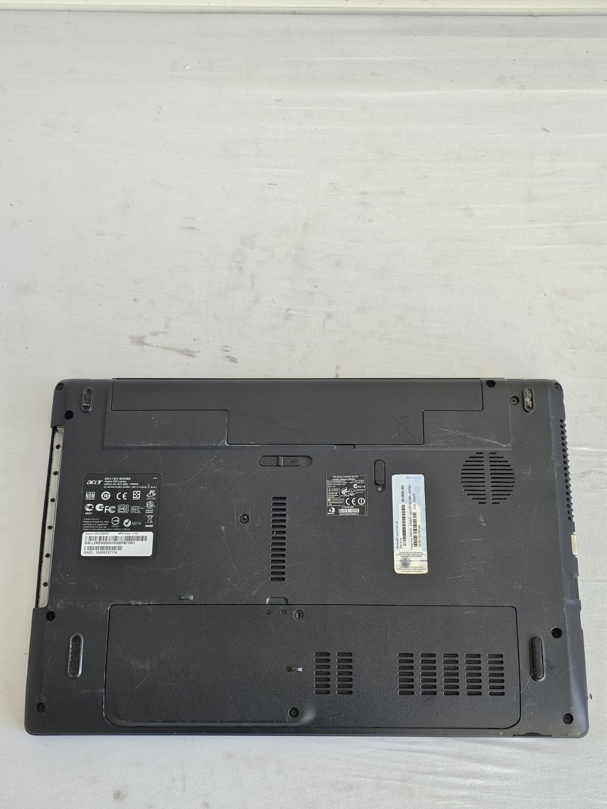 Acer Aspire 5253 Laptop – AMD C-50 – 8GB RAM – NO HDD/OS – Parts/Repair – READ