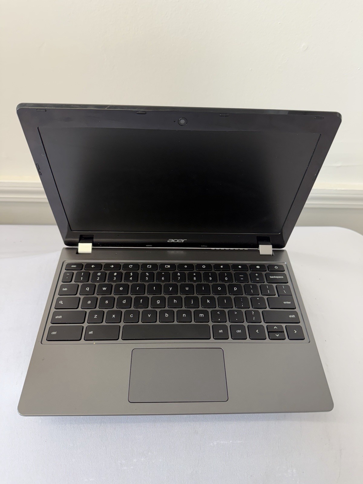 Acer Chromebook C740-C3PI Laptop – Good Screen – Intel Celeron 3205U – Read Des