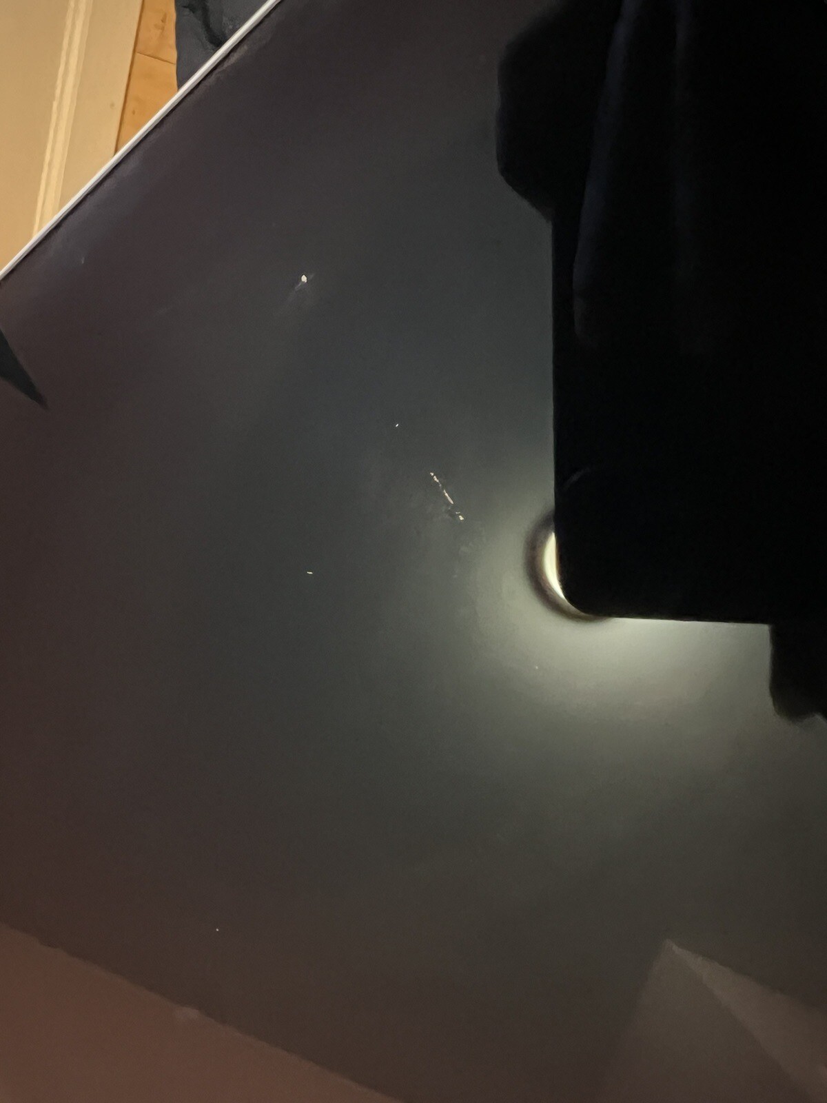 A1990 SPACE GRAY OEM LCD USED GRADE B PLEASE SEE PICTURE BEFORE BUYING