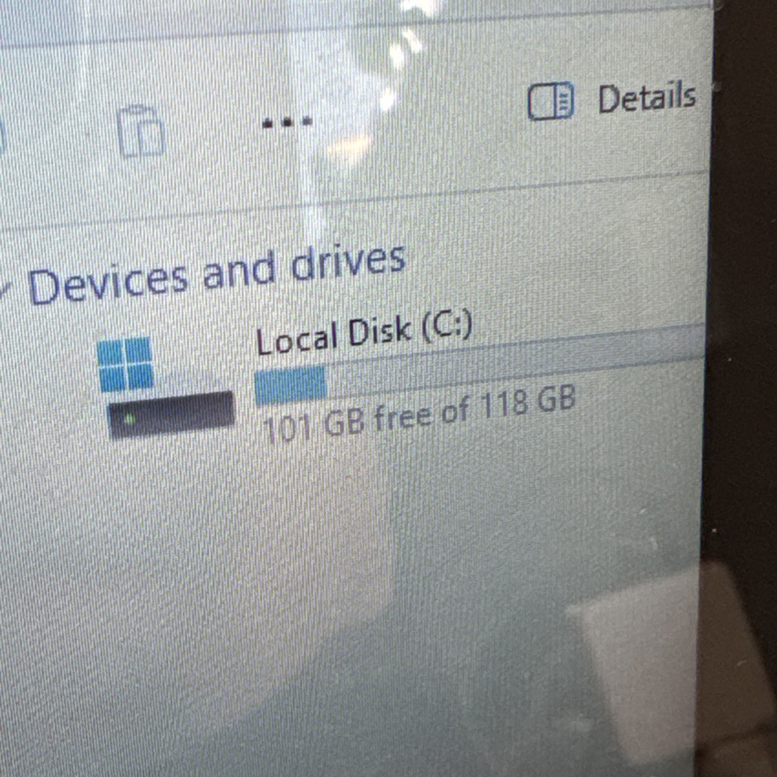 Dell Inspiron 5481 Touchscreen 14″ Intel Core i3-8145U @2.1GHz 8GB RAM 128GB SSD
