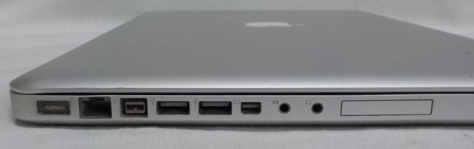 Apple Macbook Pro A1286 15.4″ 2gb RAM 250gb SSD – for parts only