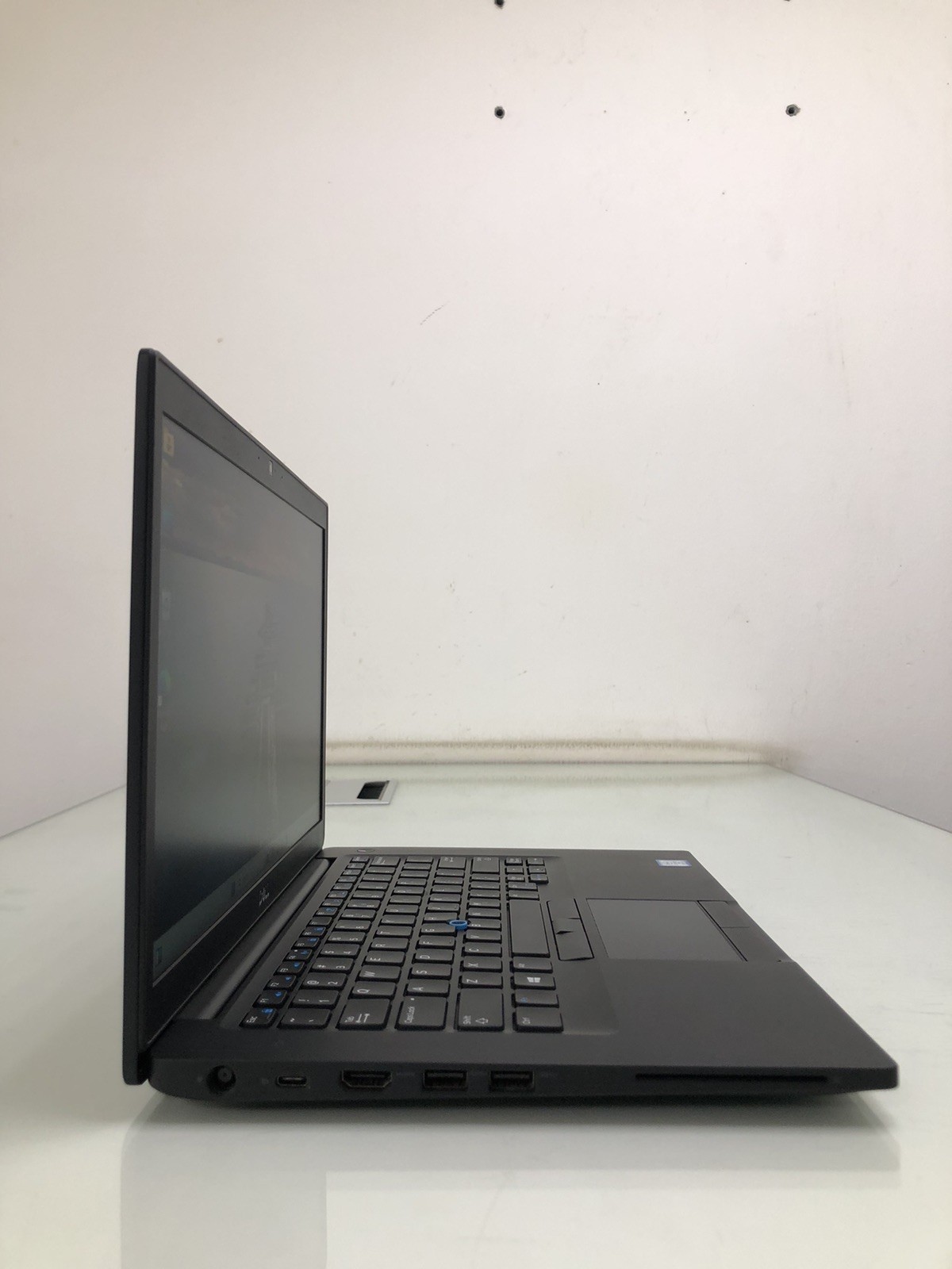 Dell Latitude 7490 i5-8350U 8GB RAM 256GB SSD 14″ FHD Business Laptop