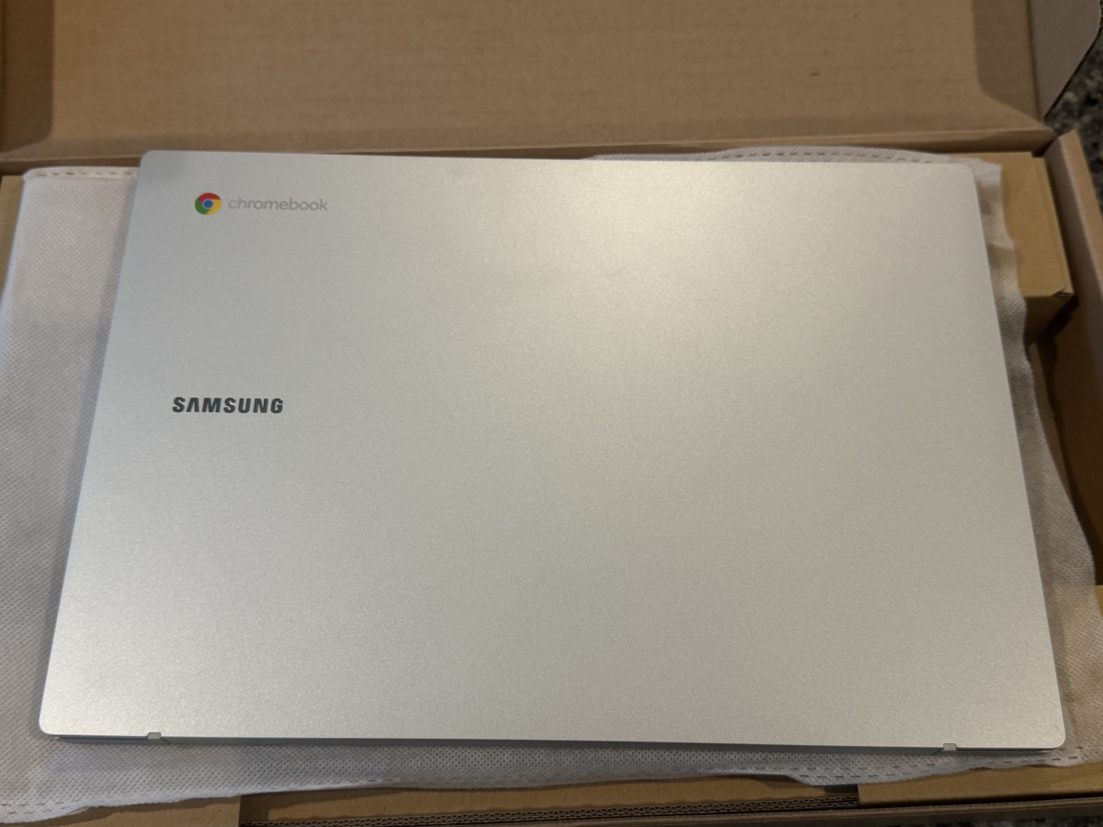 Samsung Galaxy Chromebook Go 14″ Celeron N4500 4GB RAM 32GB SSD Verizon LTE READ