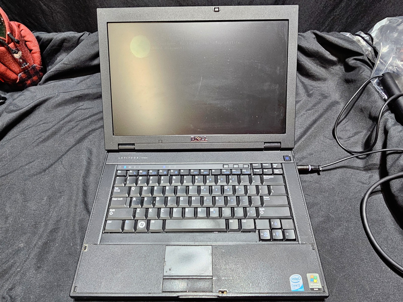 Dell Latitude E5400 Laptop | Screen Damage | 2GB RAM | Vista Basic | No AC | C2D
