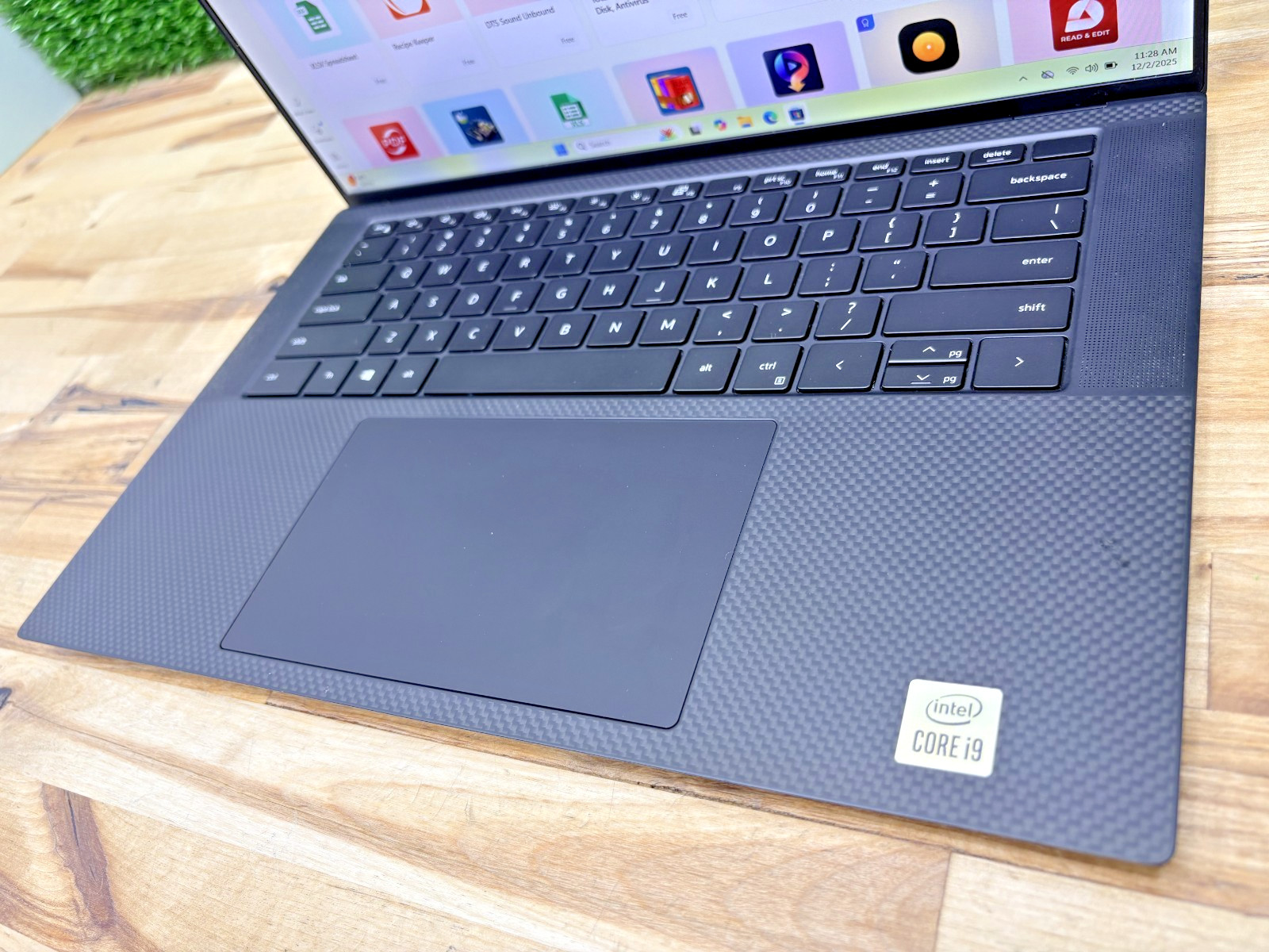 Dell XPs 15 9500 Intel i9-10th Gen 2.40GHz 16GB RAM 512GB SSD Windows 11 Pro*