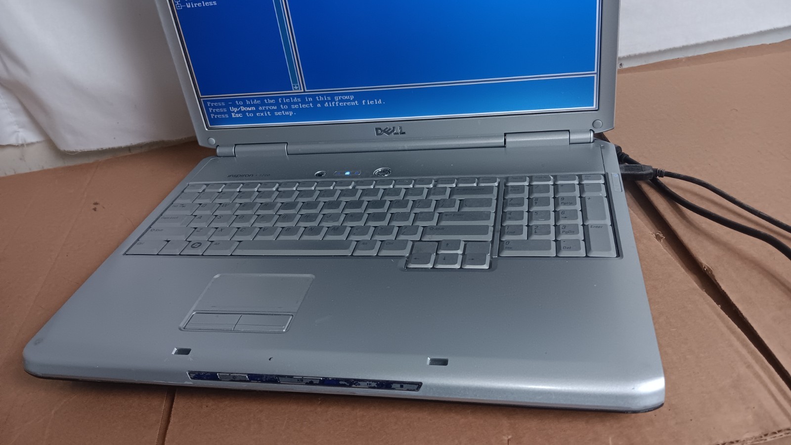 17″ Dell Inspiron 1720 laptop 1.80 GHz 17″ LCD Screen NVIDIA GeForce 8400M GS