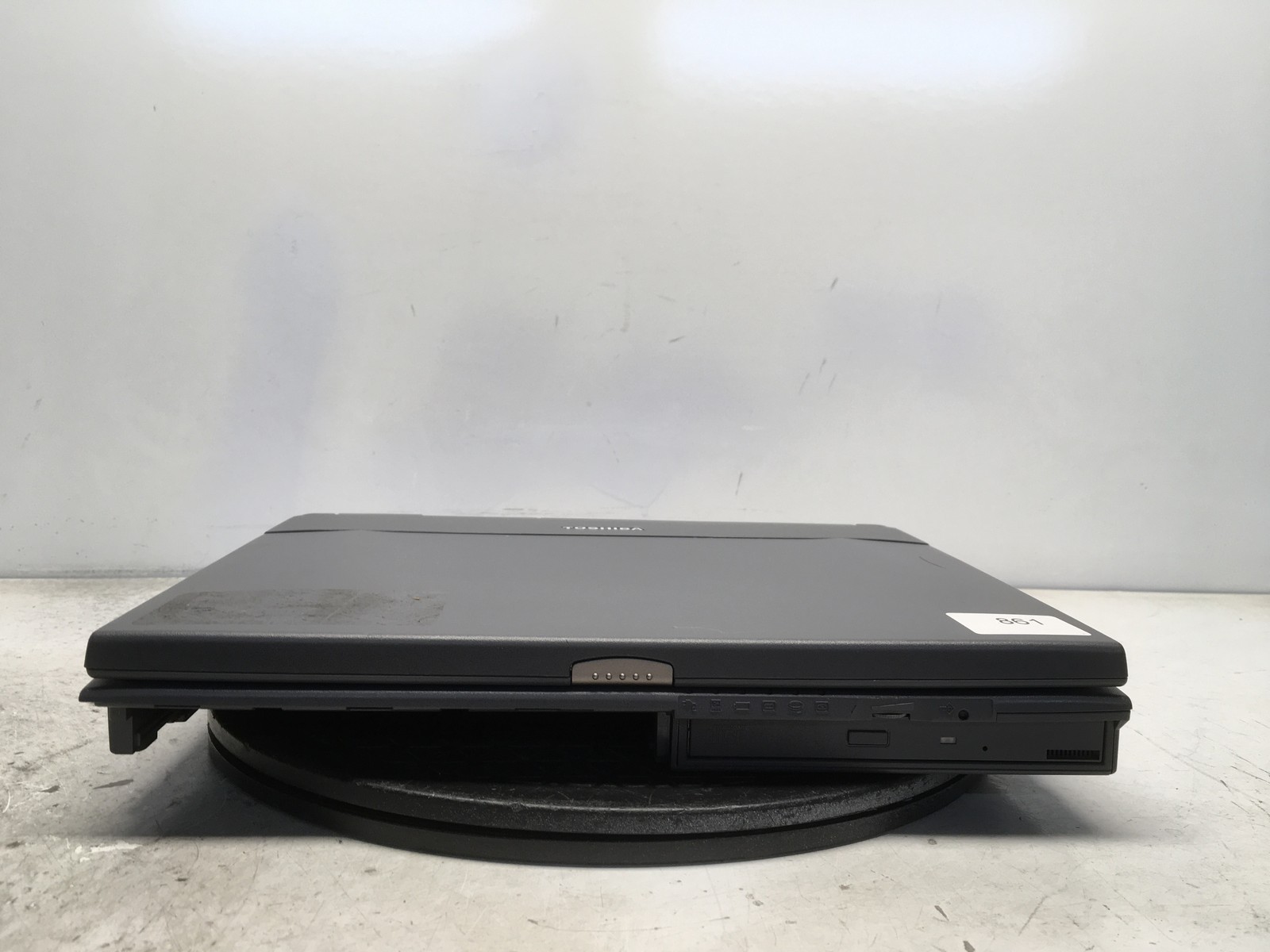 Toshiba Tecra 8000 Intel Mobile Pentium II 233MHz 131 MB NO HDD No Batt