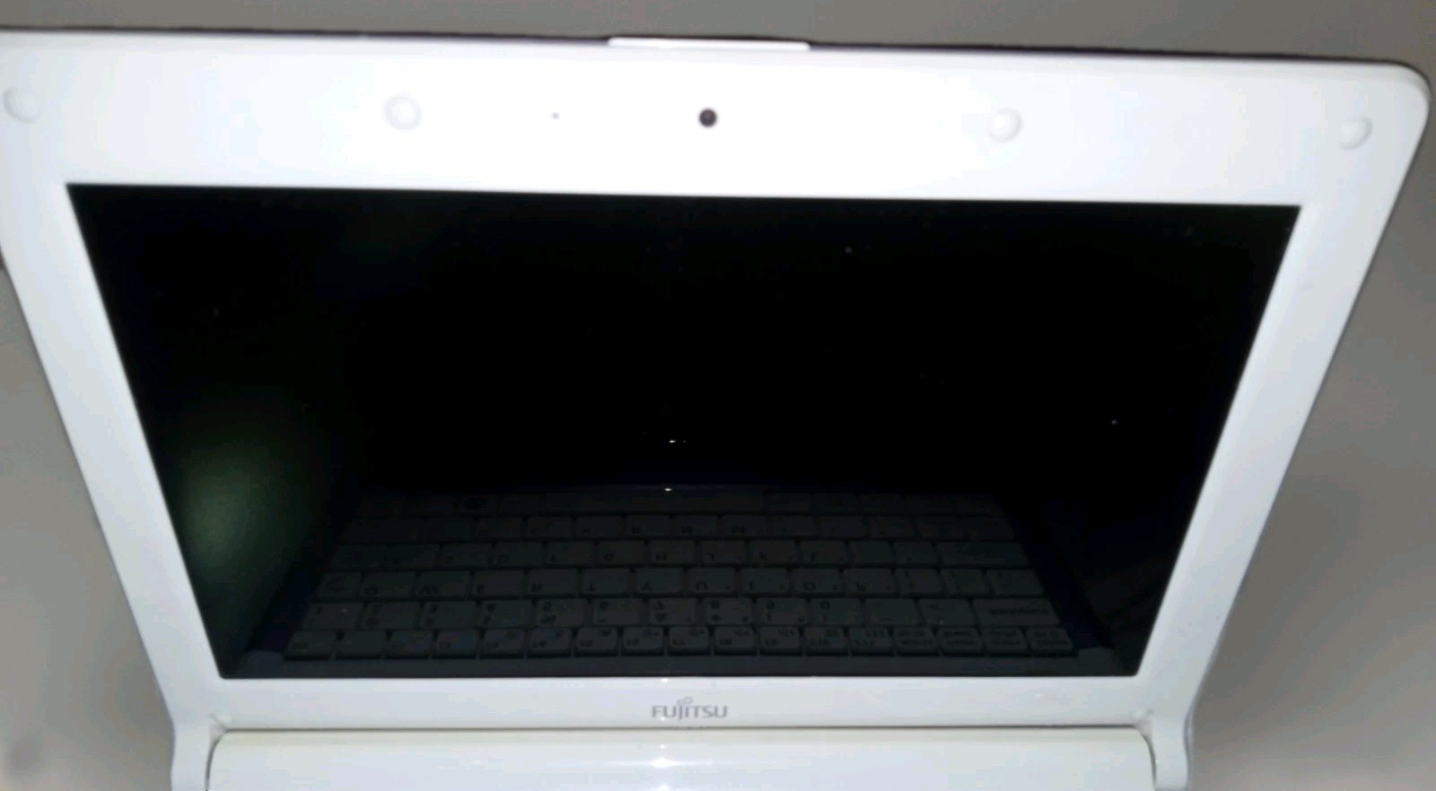 Fujitsu M2010 Series Purple Windows 7 Starter Netbook Laptop Computer