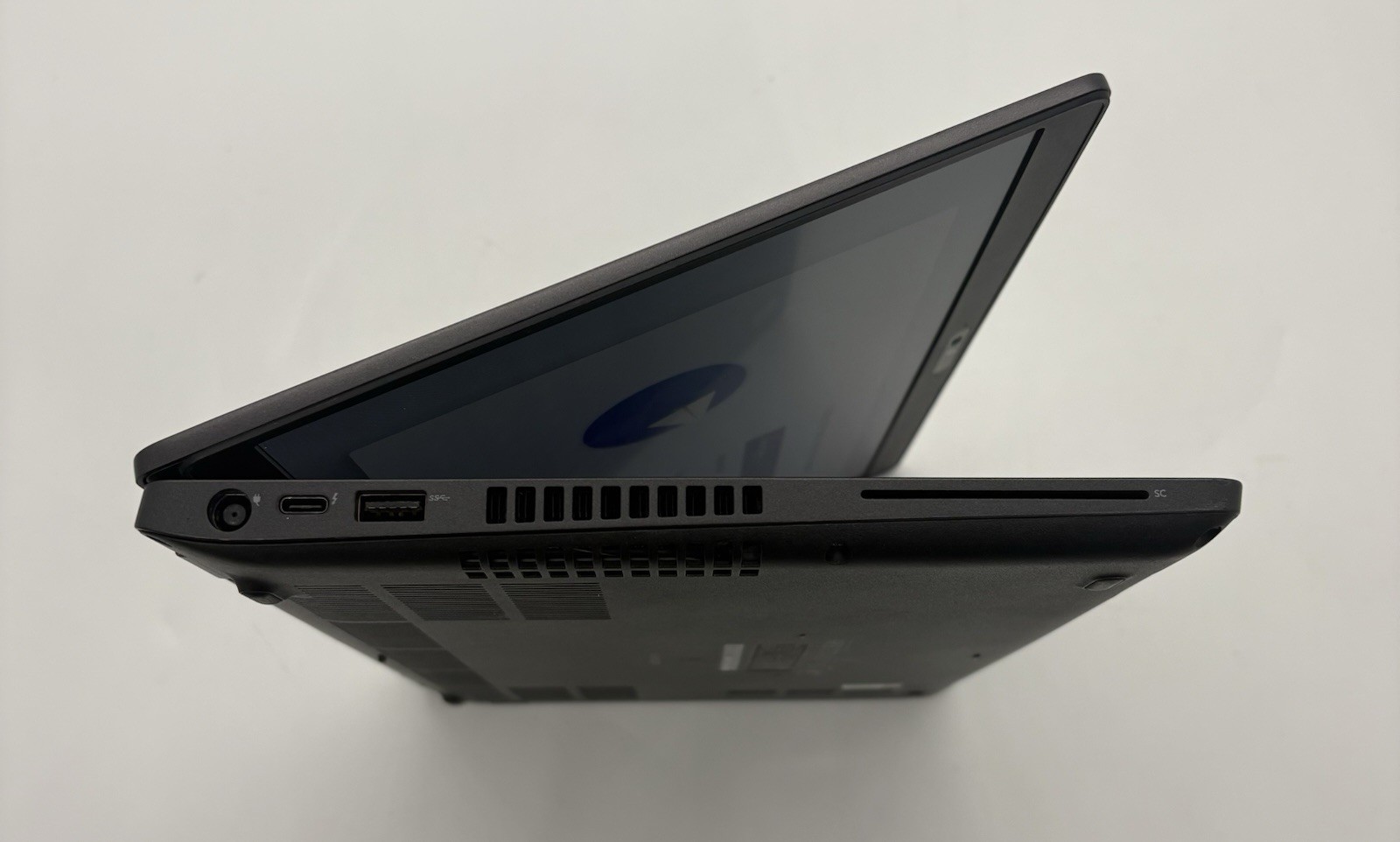 Dell Latitude 5401 14″ Laptop i7-9850H 2.6GHz 16GB RAM 256GB SSD Windows 11 Pro