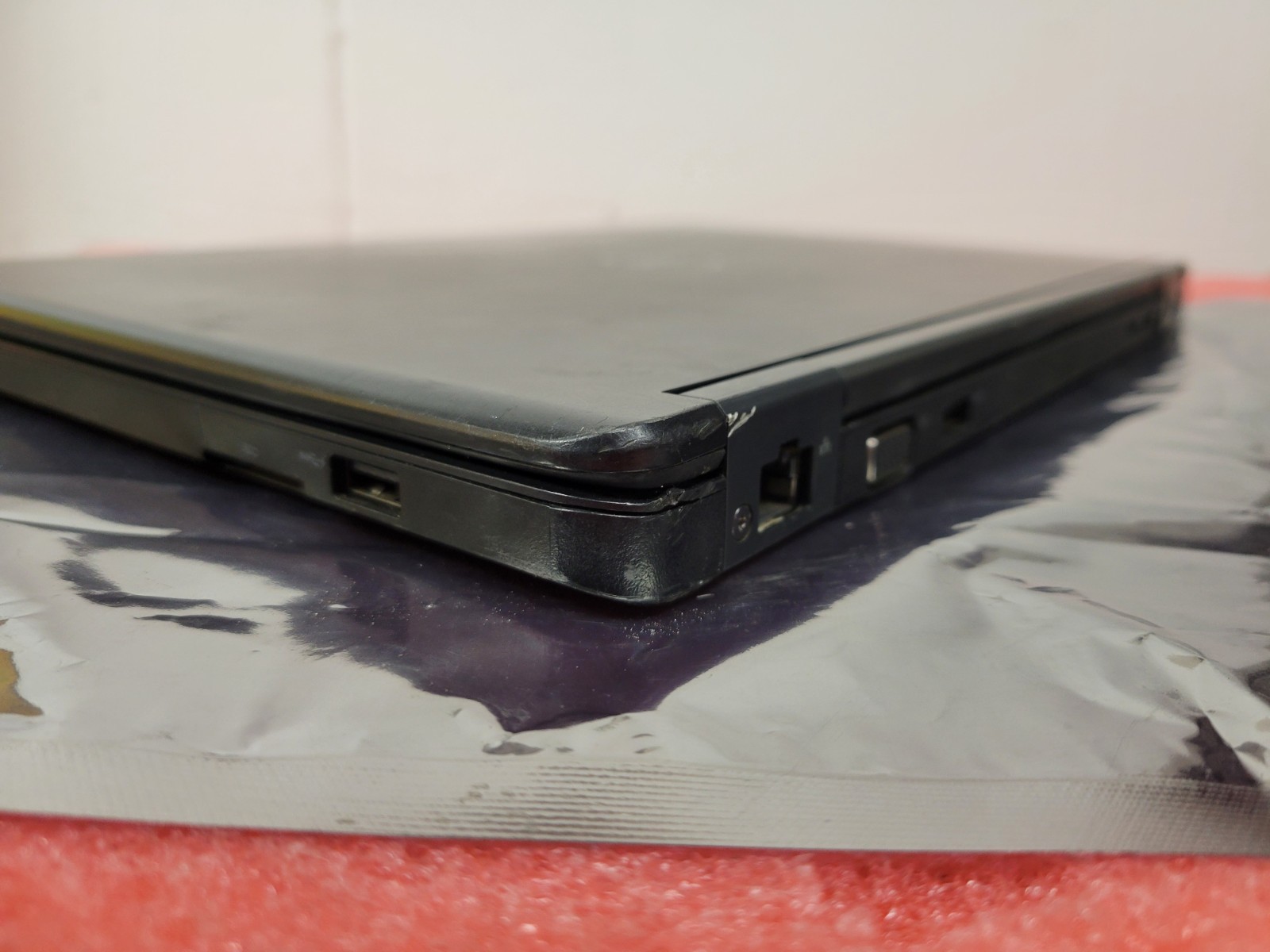 Dell Latitude E5450 i5-5300U@2.3GHz 4GB RAM *NO COVER/SSD/OS/BATT/AS IS* | LP518