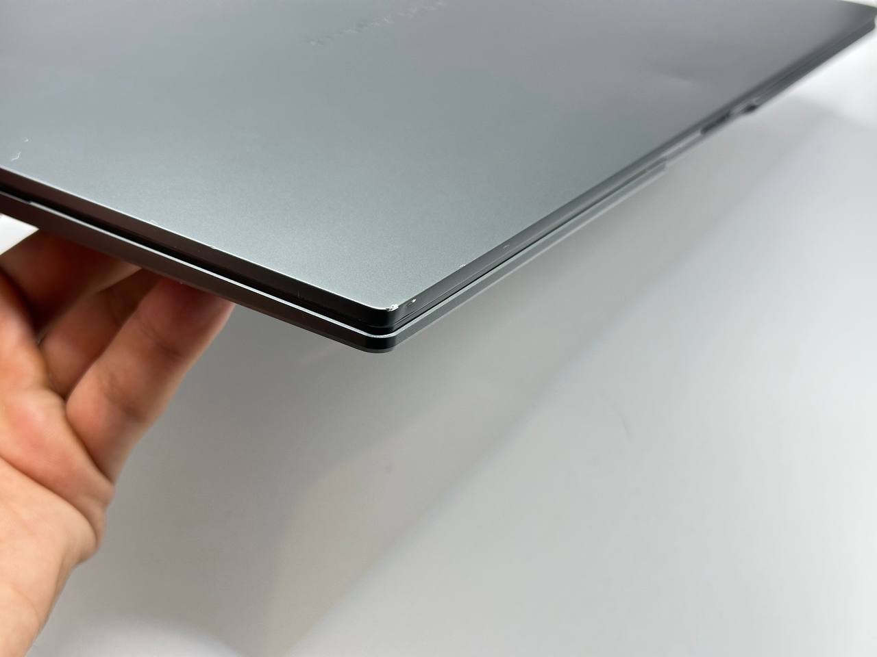 ASUS ZenBook 14″ OLED Touch UX3405 – Ultra 9 285H/ 32GB RAM/ 1TB SSD **GOOD**