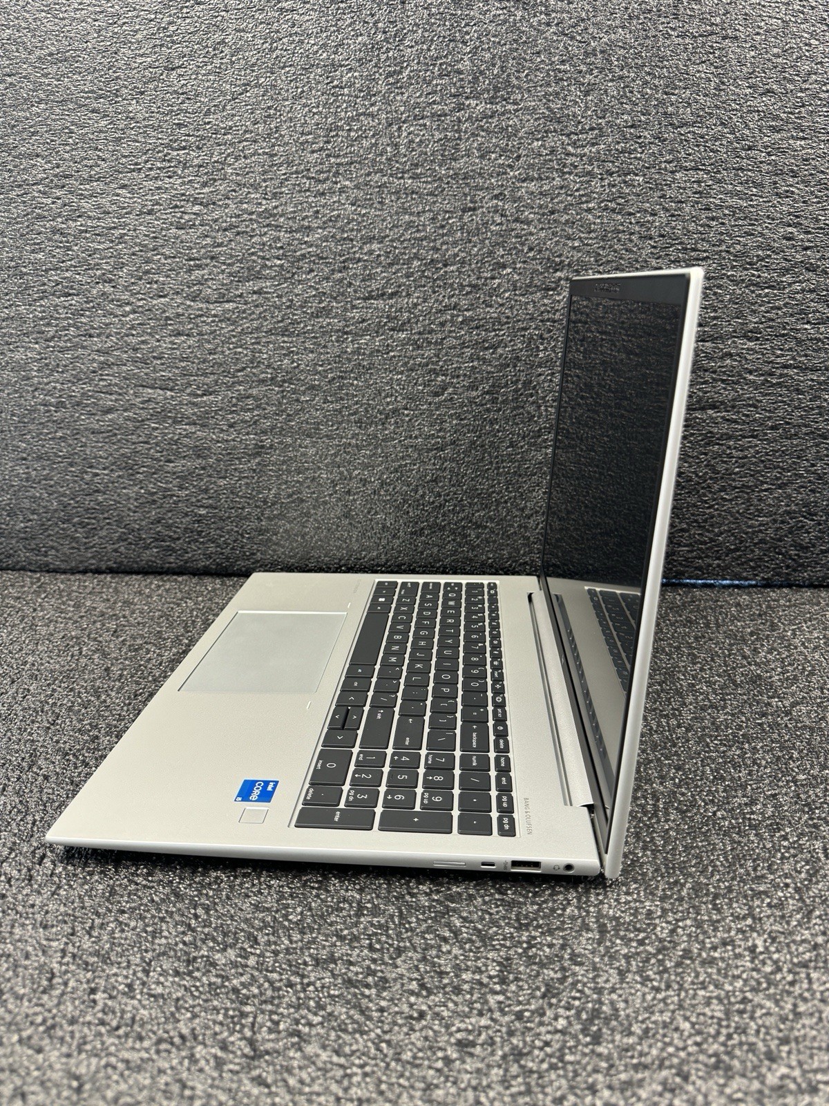HP EliteBook 860 G9 16”/Intel i5-12th GEN/32GB RAM/256GB SSD/ NO CHARGER/ MINT✅