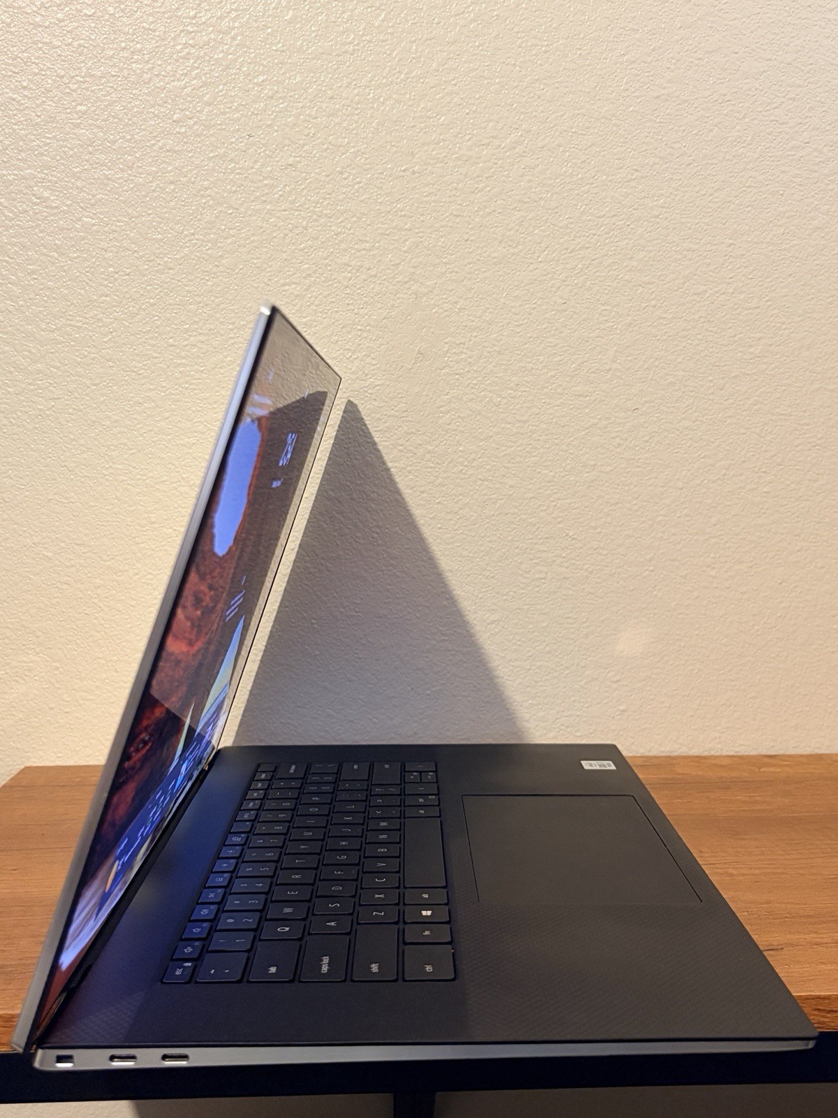 High-End Dell XPS 17 – i7, 32GB RAM, 2TB SSD, RTX 2060 (Excellent Condition)