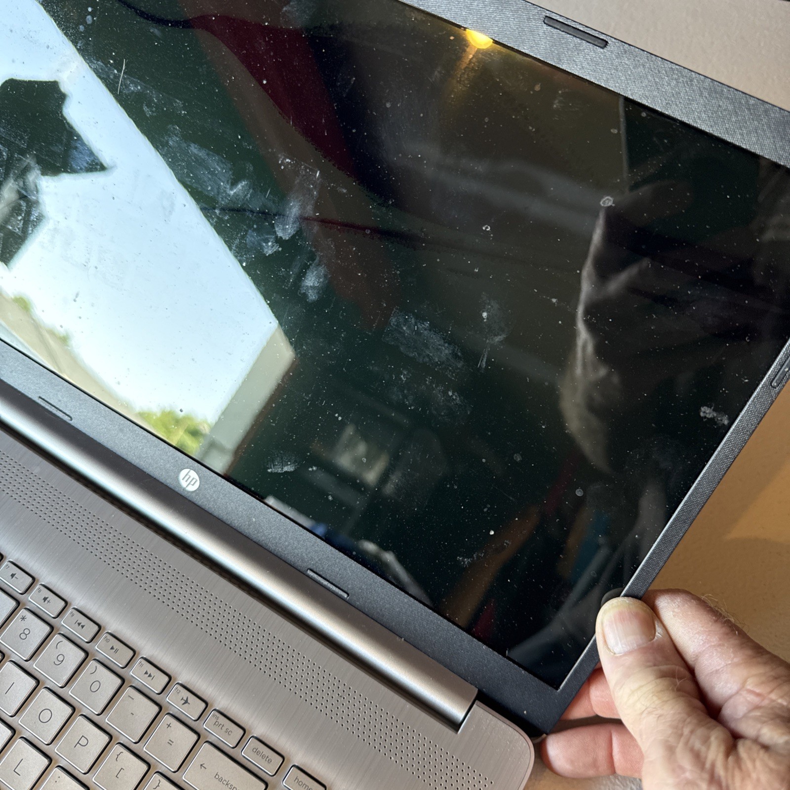 HP 15-ef1040nr laptop for parts or repair AS IS READ DESCRIPTION