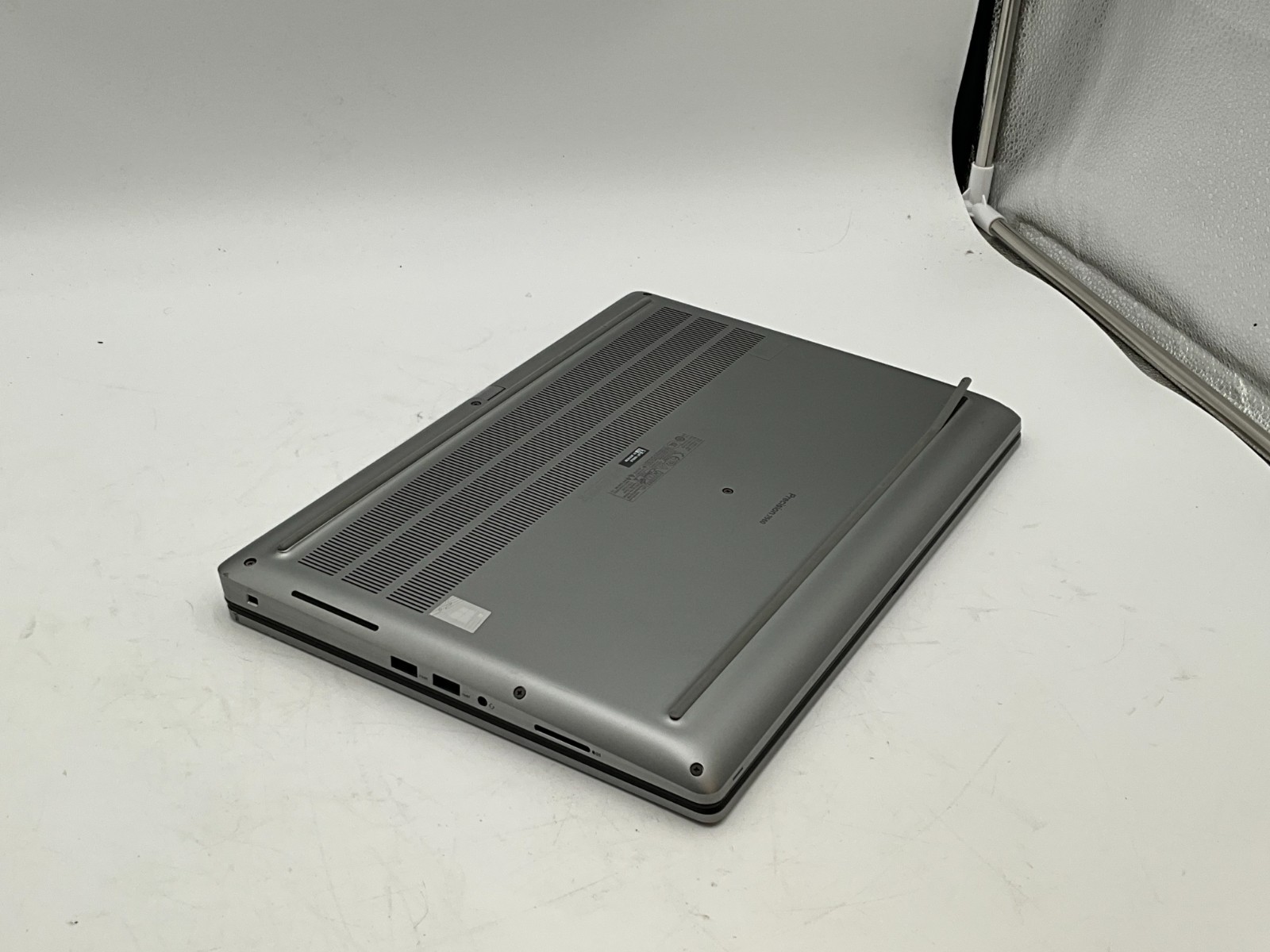 DELL Precision 7560 i7-11850H 2.50g 32GB 1tb T1200 15.6″ WIN11 Laptop 1S3S2J3