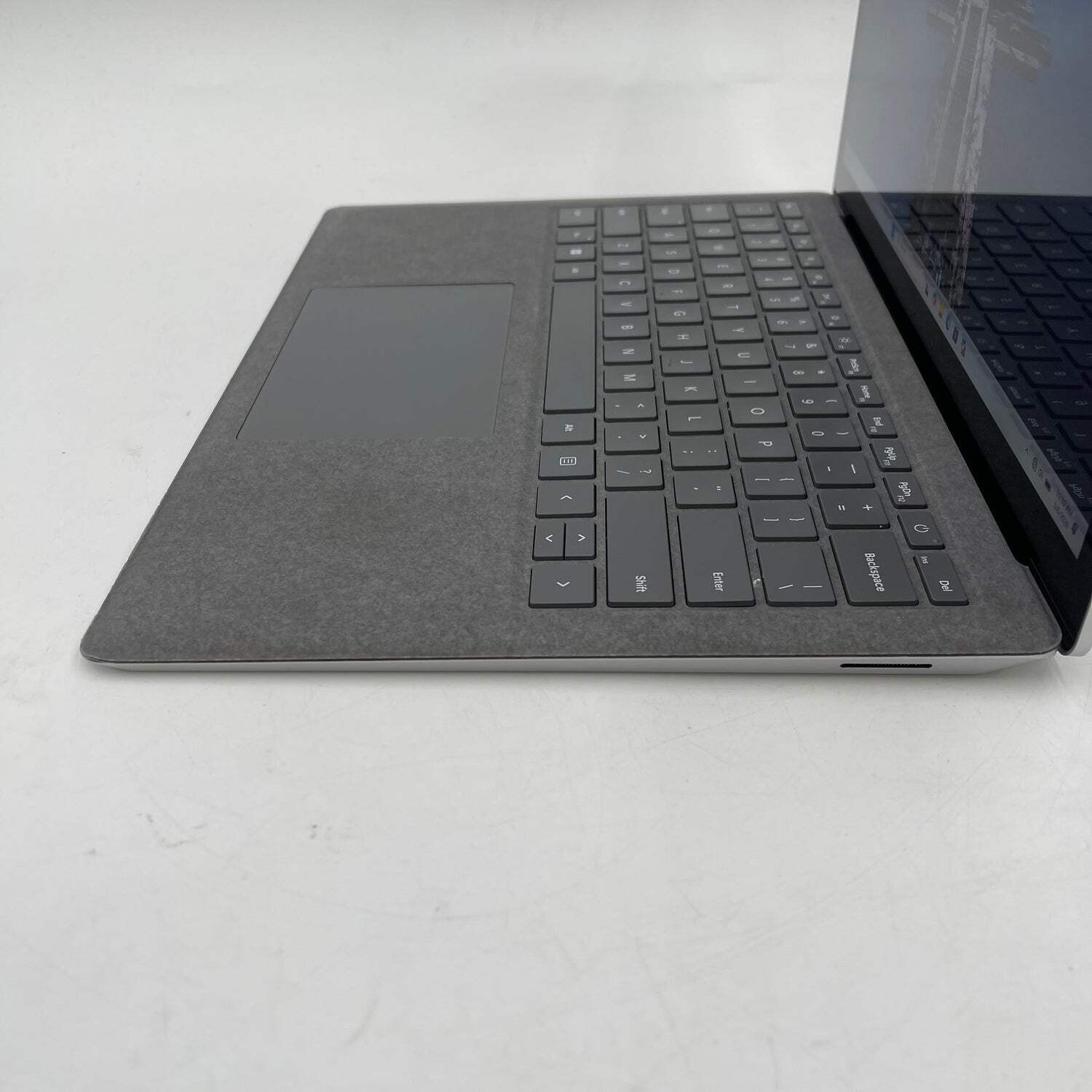 Microsoft Surface Laptop 4 1950 13.5″ i5-1135G7 2.4GHz 512GB SSD
