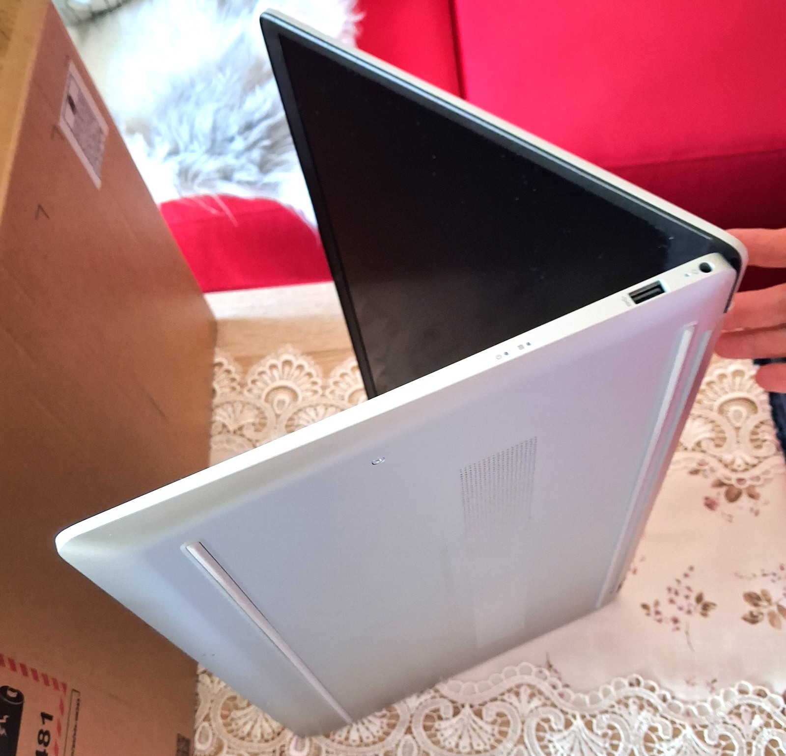 HP 17-cp2251ng Laptop 17.3 inch AMD Ryzen 5 752OU 512GB SSD Like New,