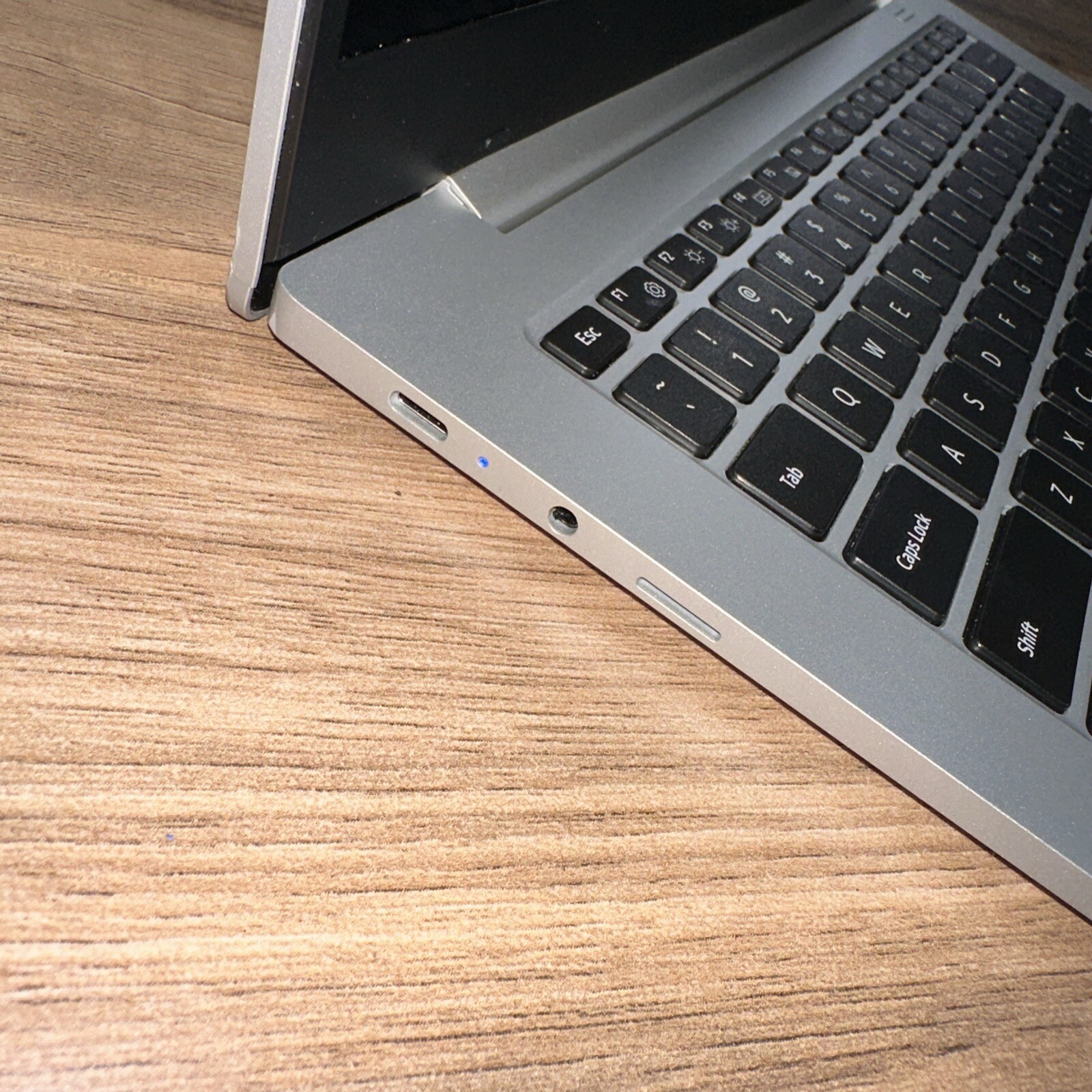 Samsung Galaxy Book Laptop Model: NP340XLA Gray
