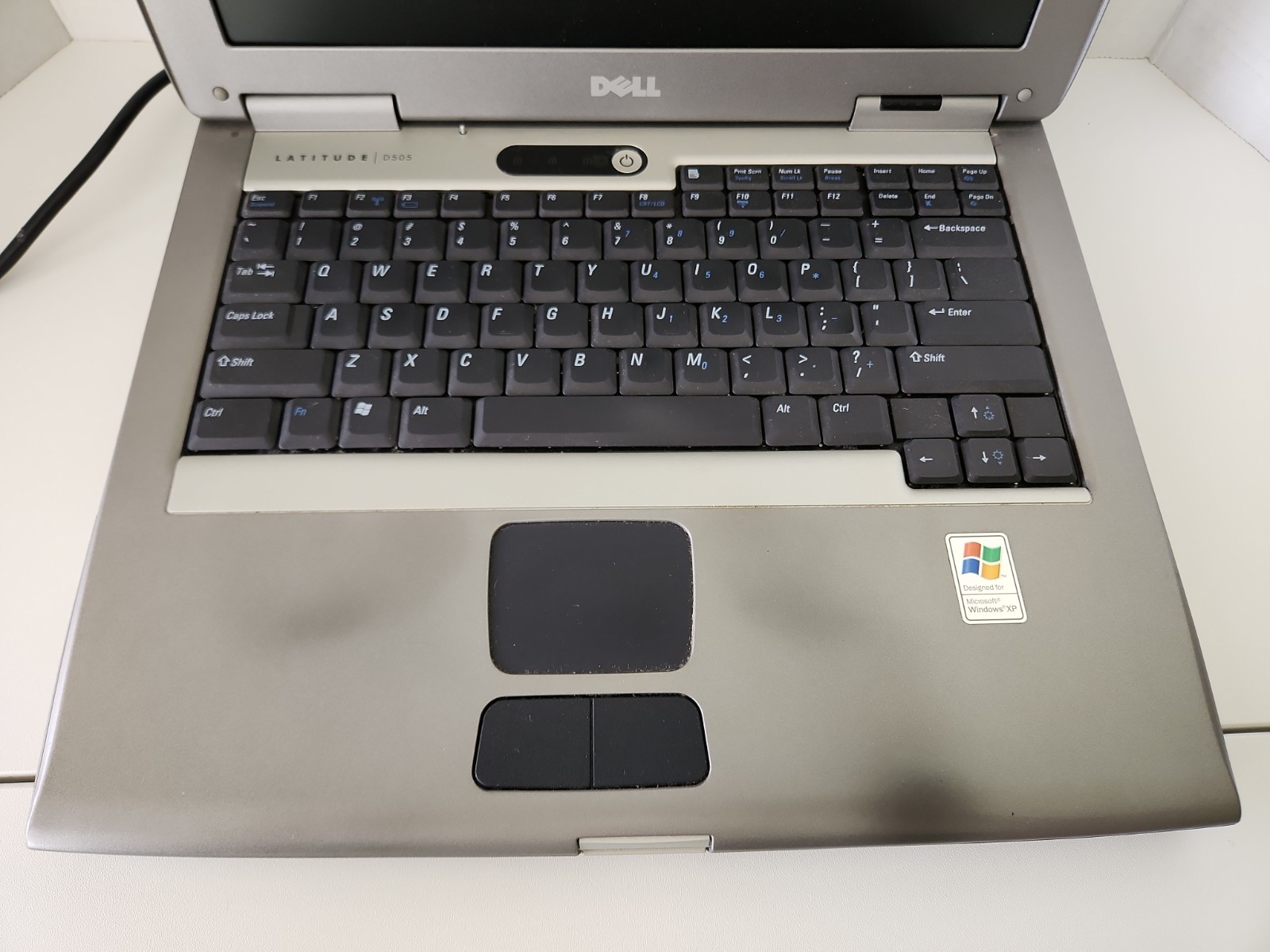Vintage Dell Latitude D505 Pentium M 1.5ghz 256mb RAM NO HDD OR OS BOOTS TO BIOS