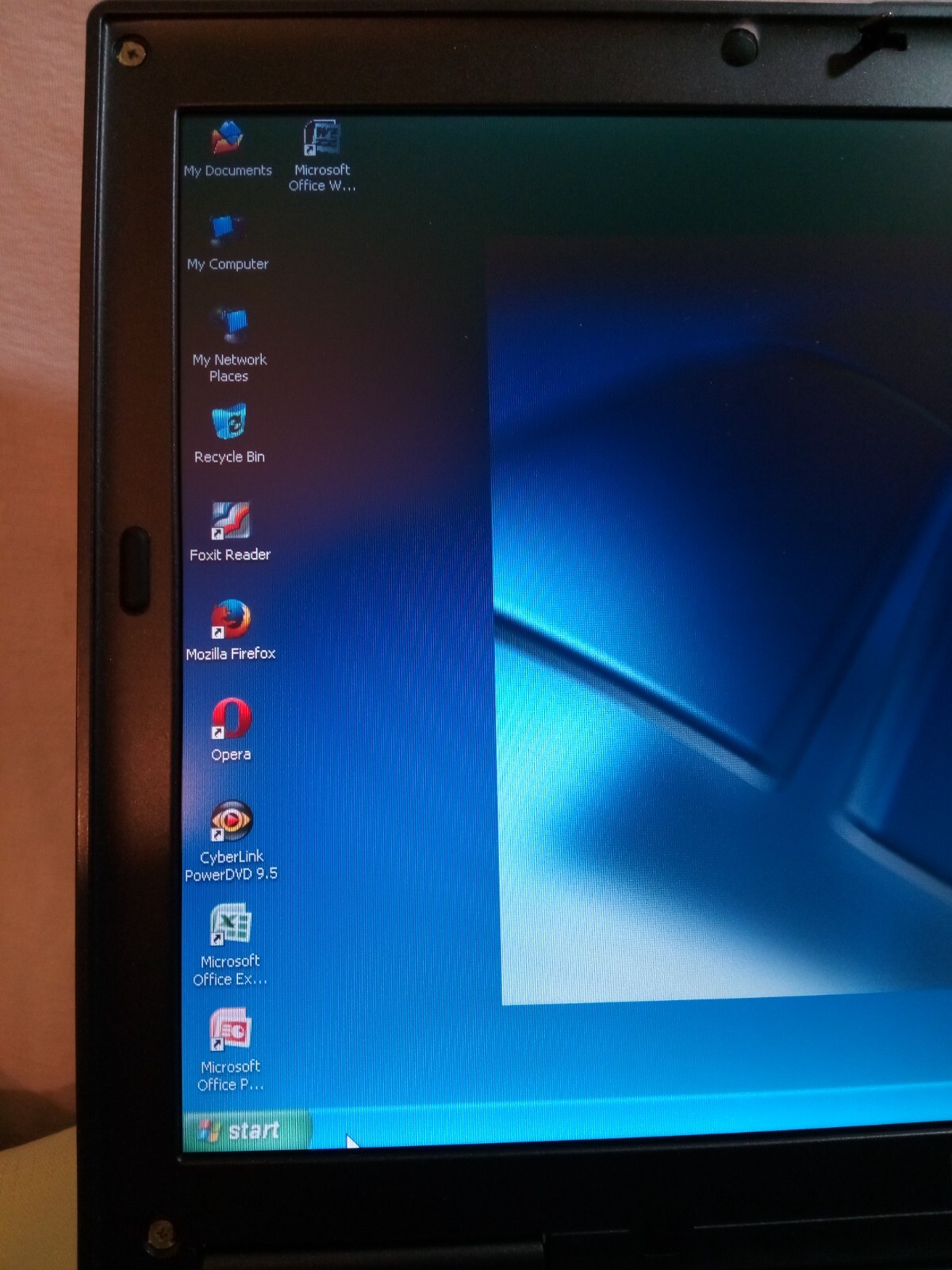DELL LATITUDE D630 T9300 2.50GHZ 3GBRAM 500GBHDD WIN XPSP/3 OFFICE2007 1280×800