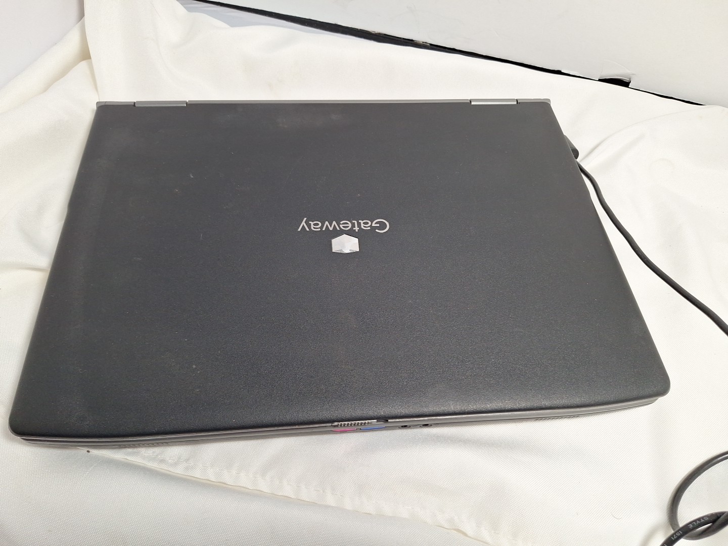 Gateway Laptop MA3 MT6452 AMD Turion 64 1.60GHz 1GB Ram 15.3″ Windows 7 Premium