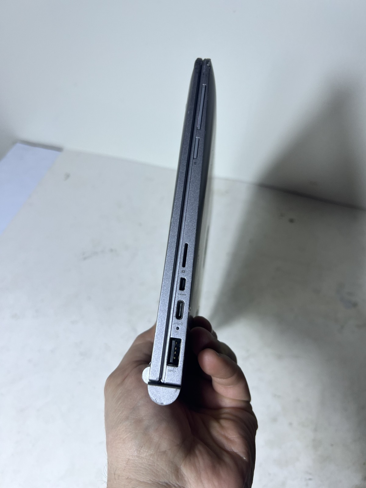 HP x2 210 G1 Convertible 2-in-1 Intel Atom X5-Z8300 4GB RAM 64GB SSD as-is READ!